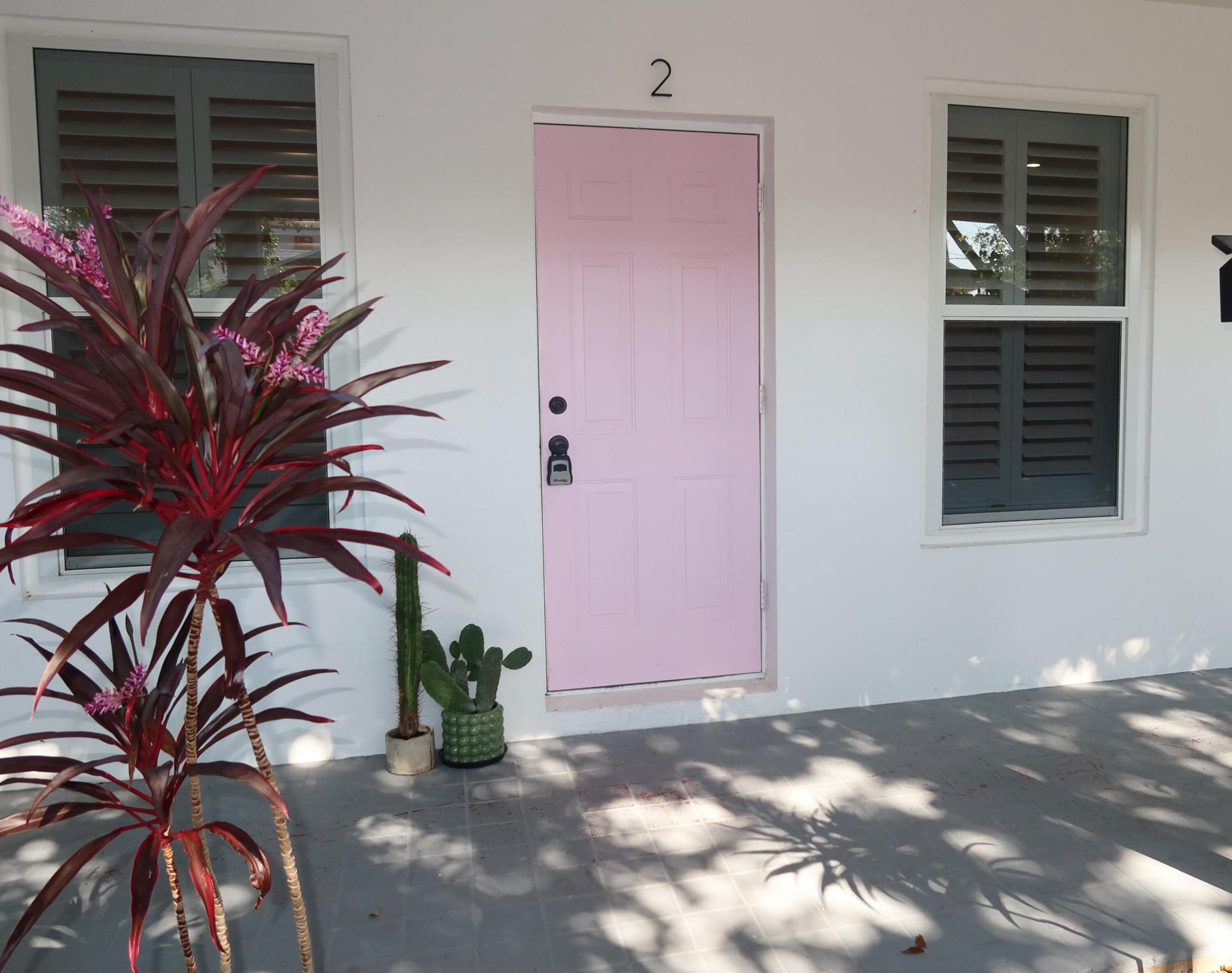 614 Palm Street 2 Property Photo 1