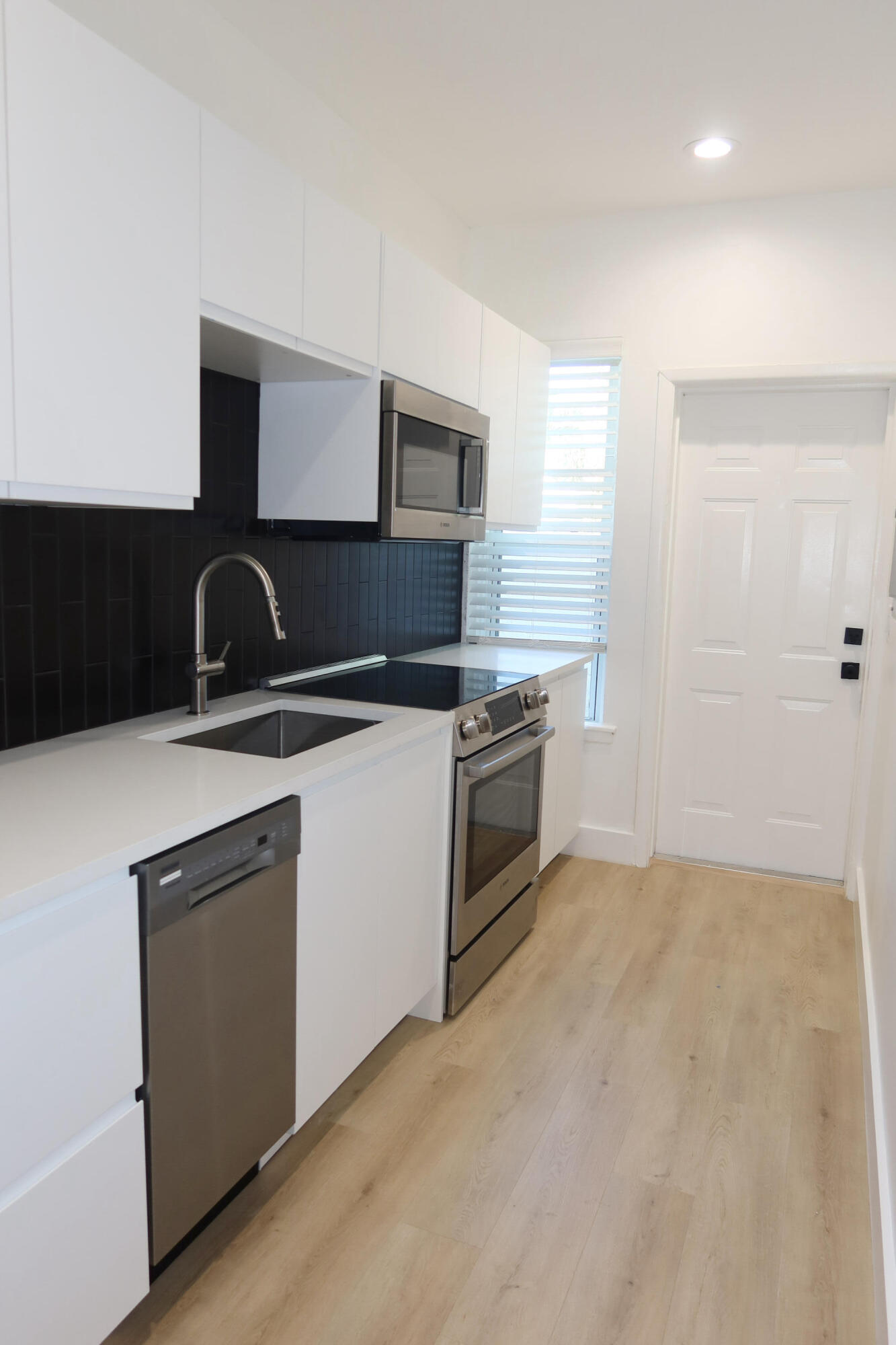 614 Palm Street 2 Property Photo 5