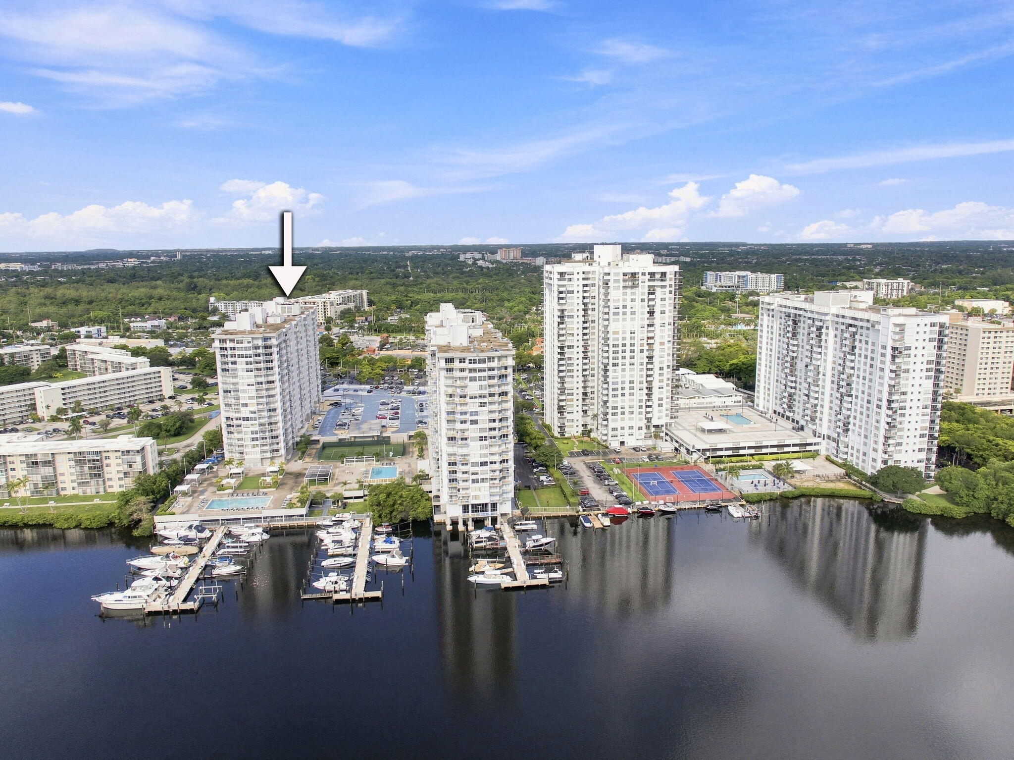 18021 Biscayne Boulevard 901 Property Photo 1