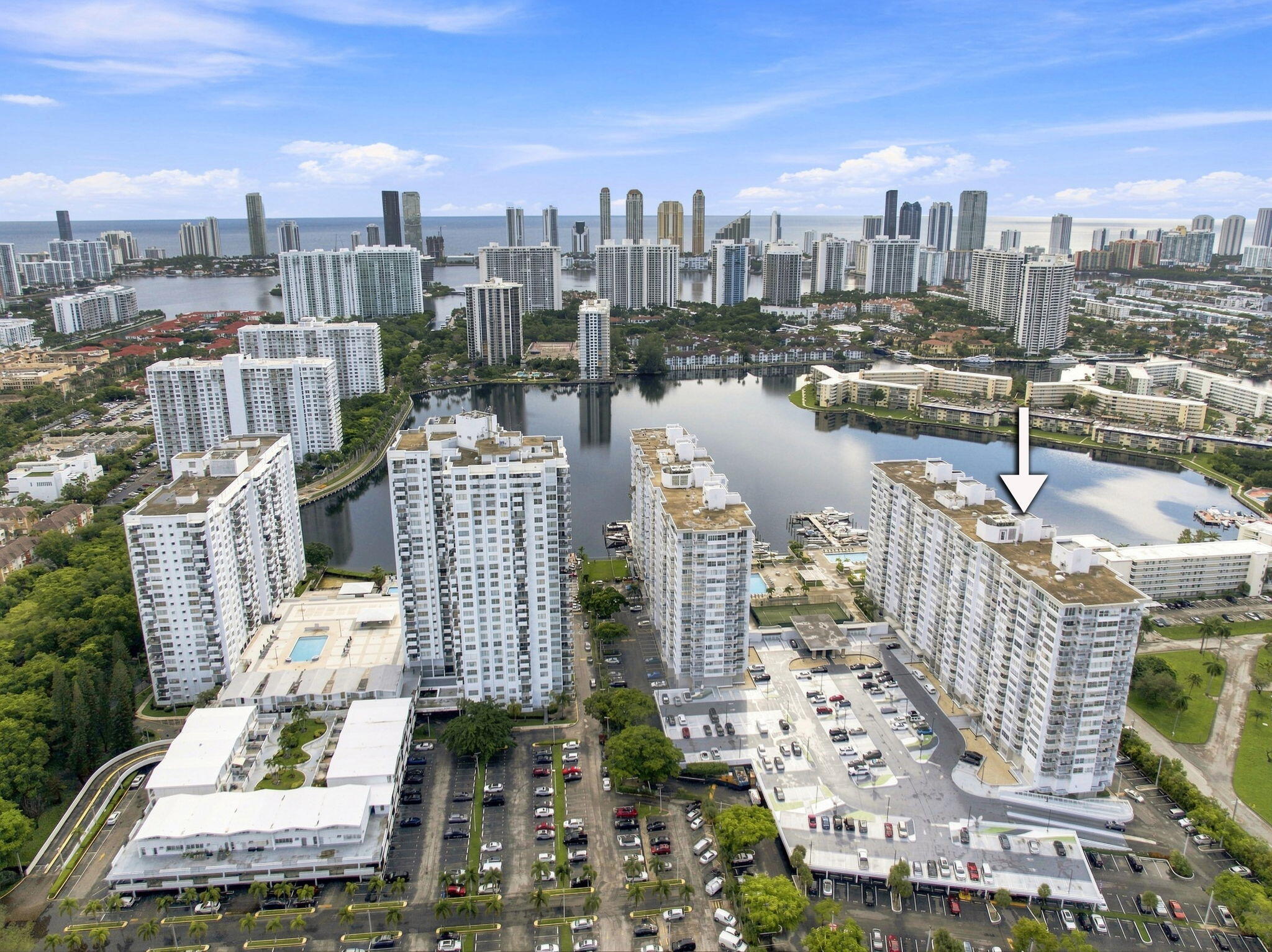 18021 Biscayne Boulevard 901 Property Photo 2