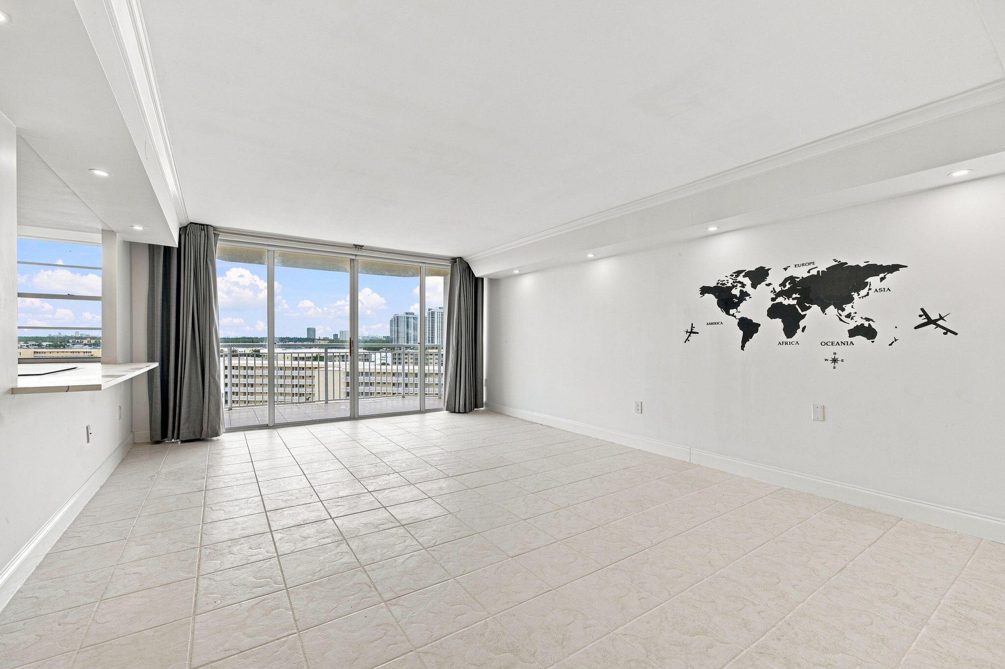 18021 Biscayne Boulevard 901 Property Photo 5
