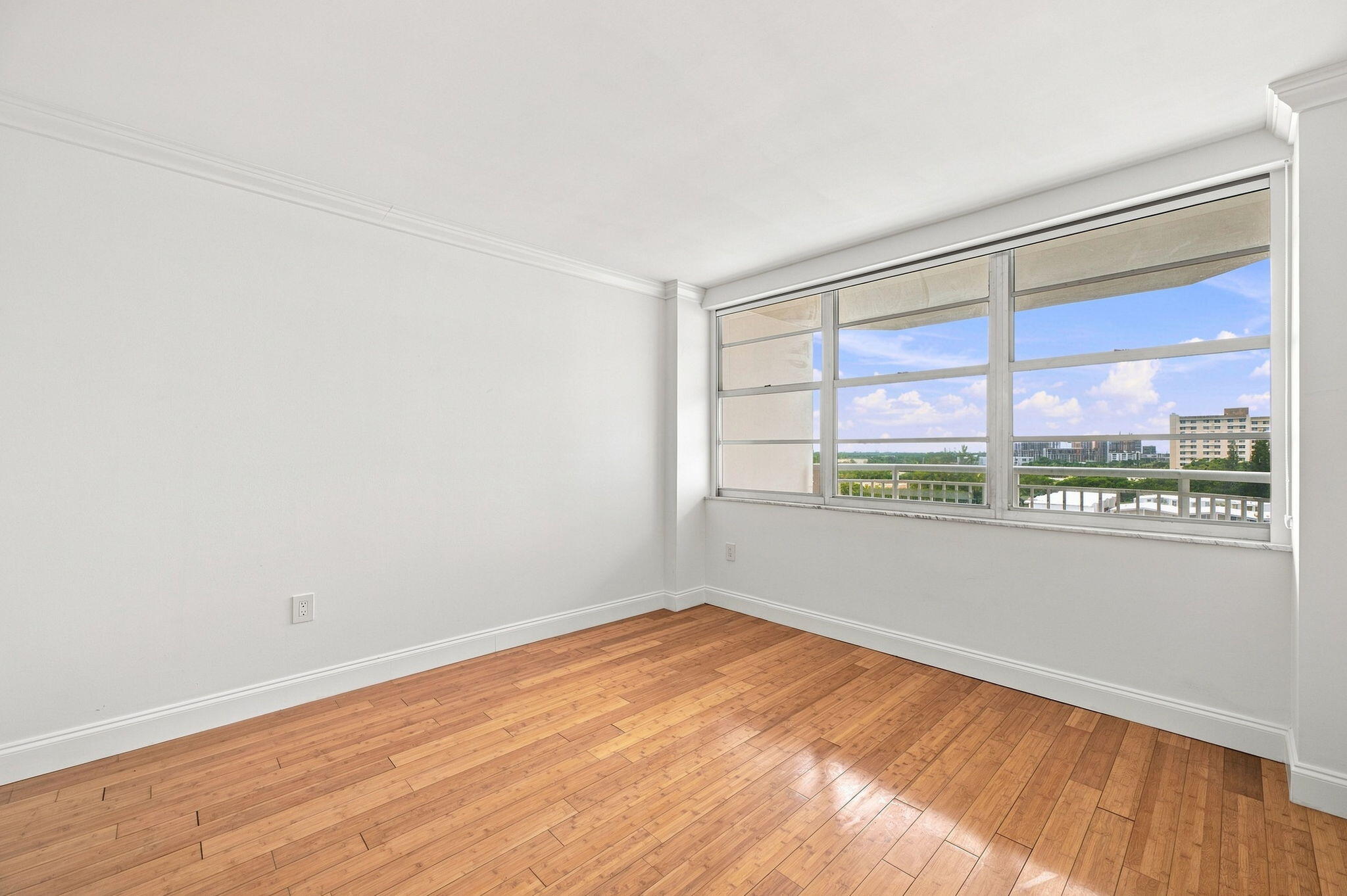18021 Biscayne Boulevard 901 Property Photo 21
