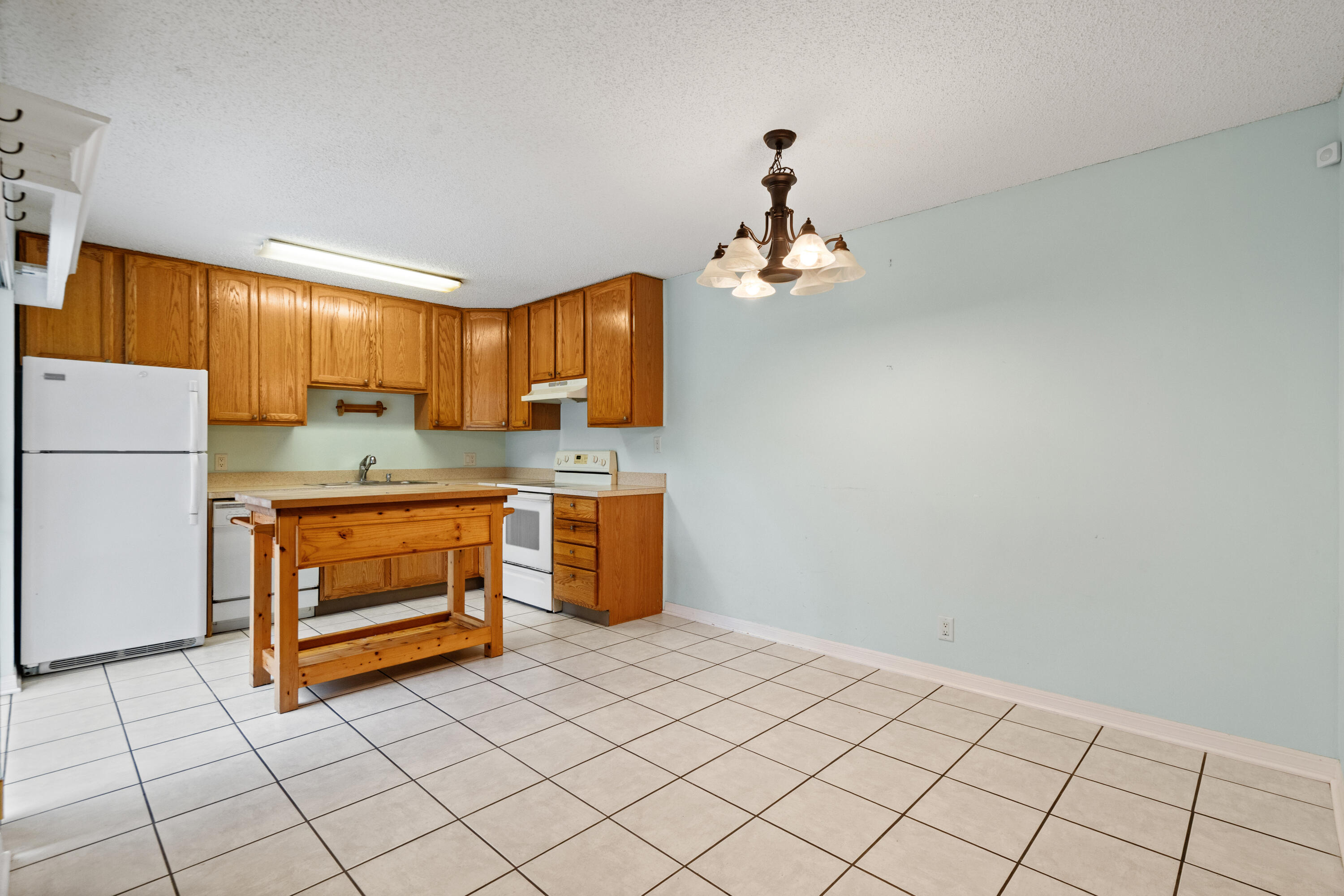 3190 Se Brook Street Property Photo 7