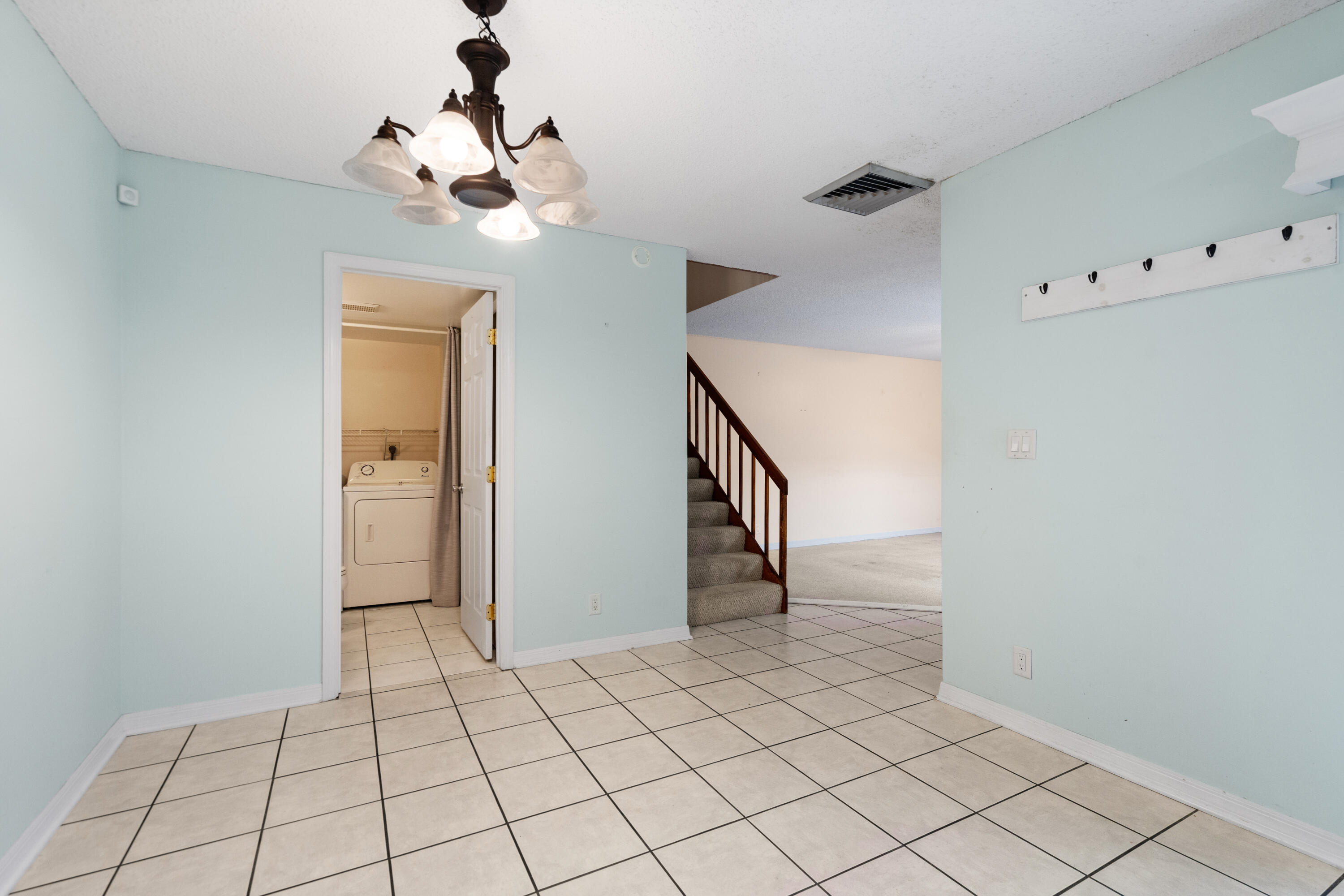 3190 Se Brook Street Property Photo 8