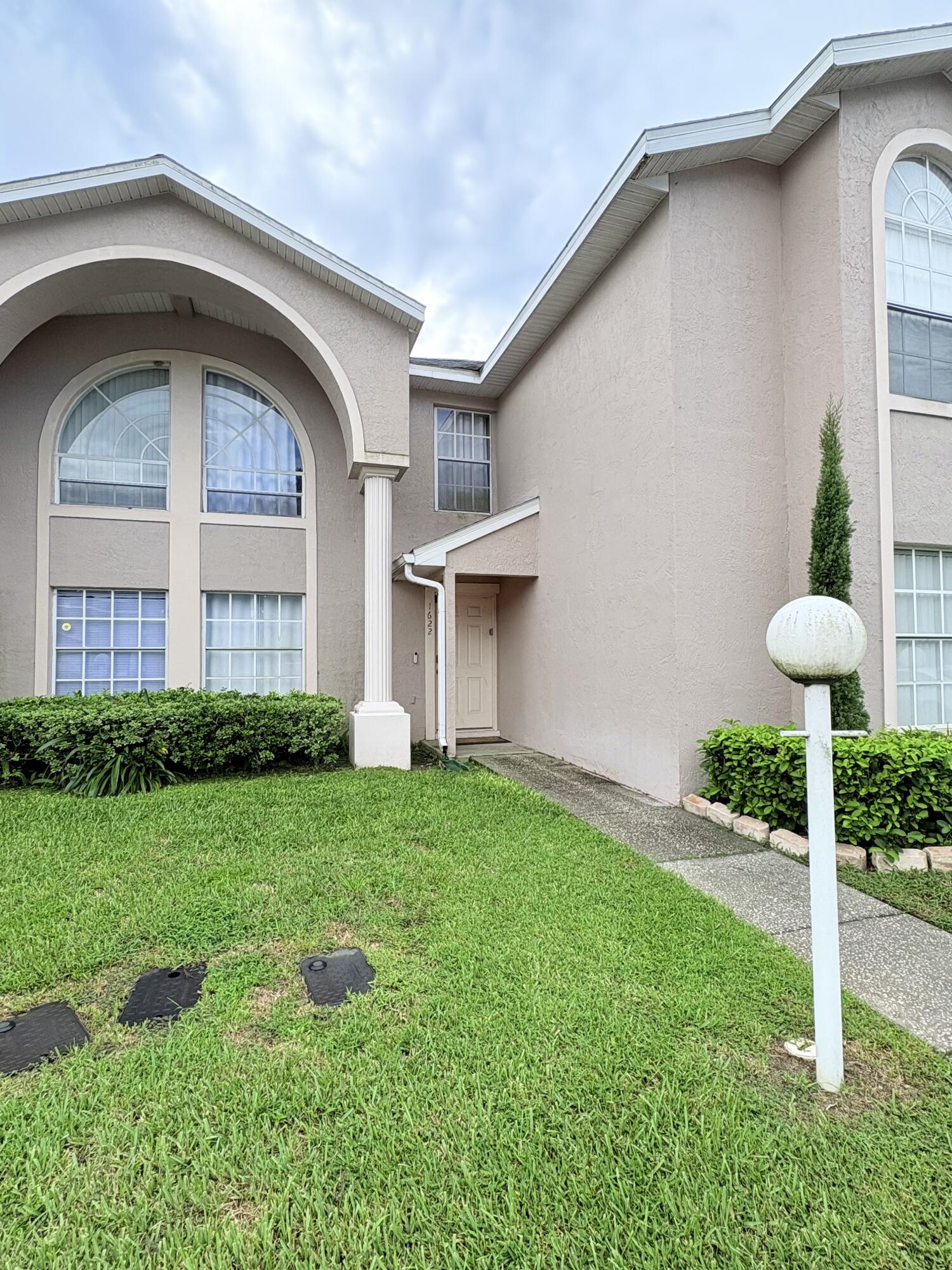 1622 Windsor Oak Court Property Photo 1
