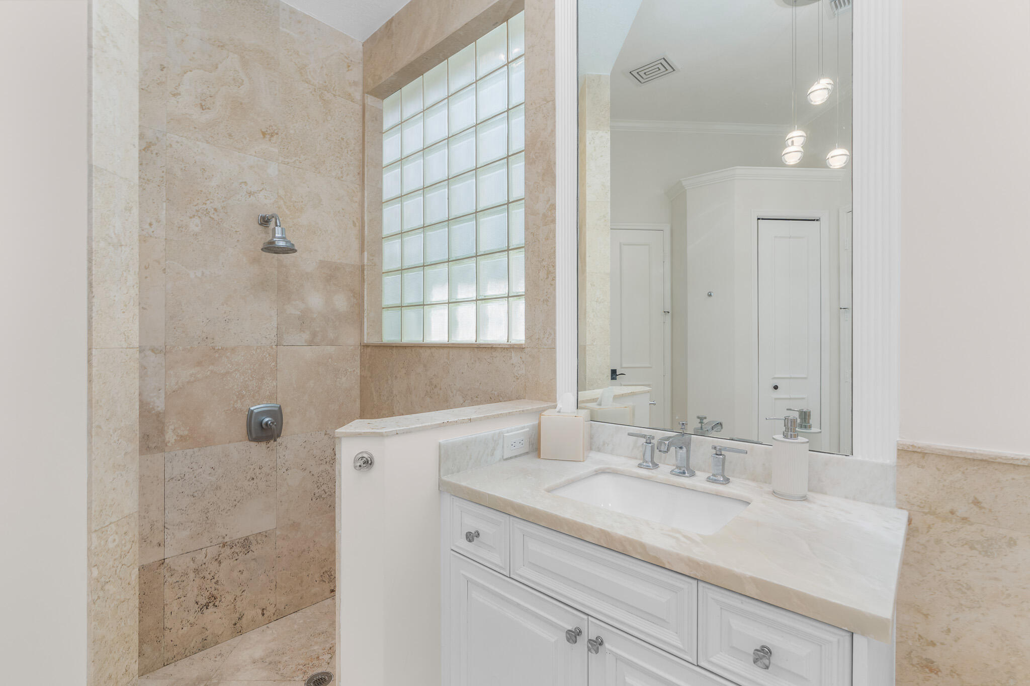 7886 Villa D Este Way Property Photo 10