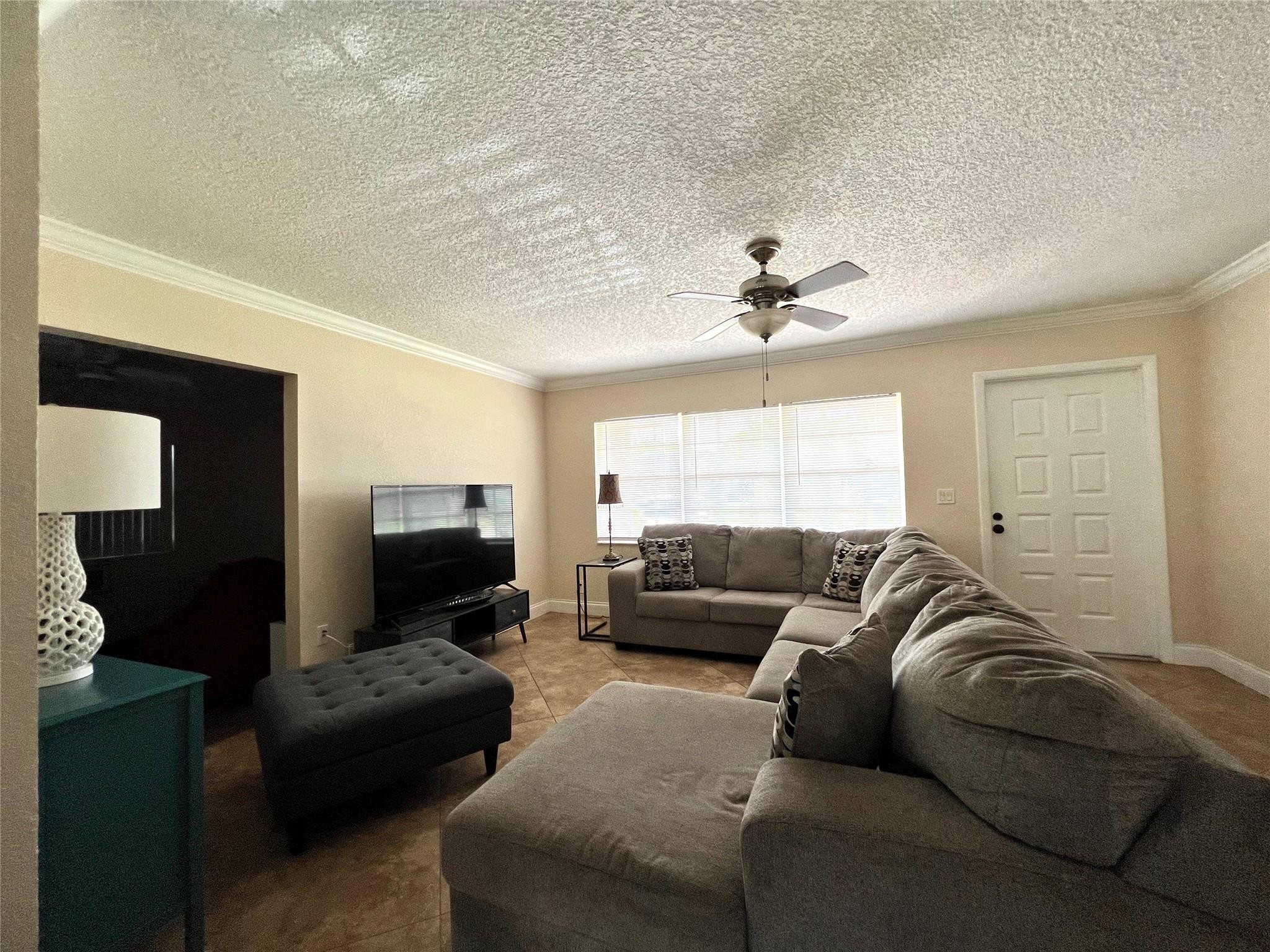 9135 Saddlecreek Drive Property Photo 9