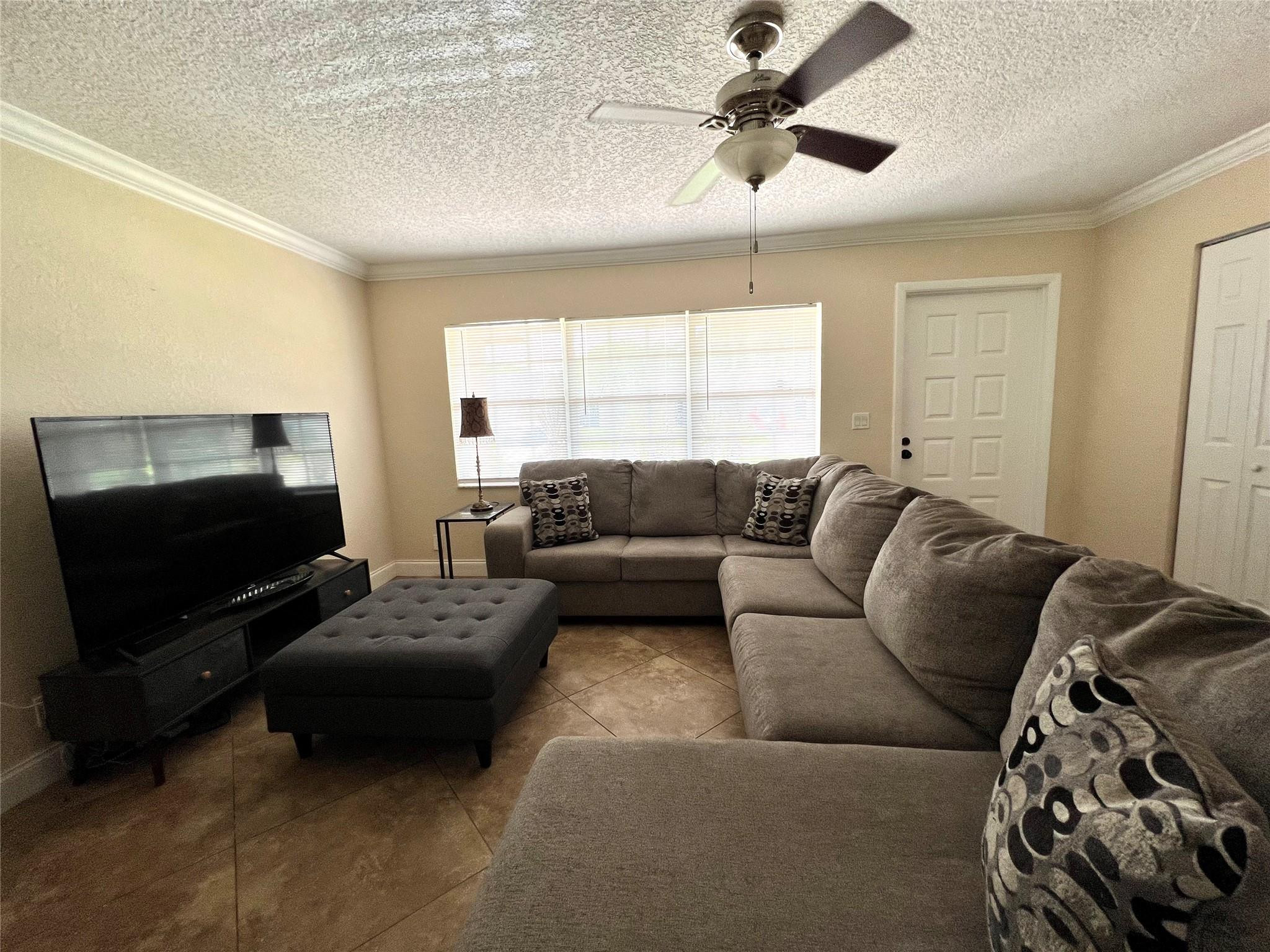 9135 Saddlecreek Drive Property Photo 12