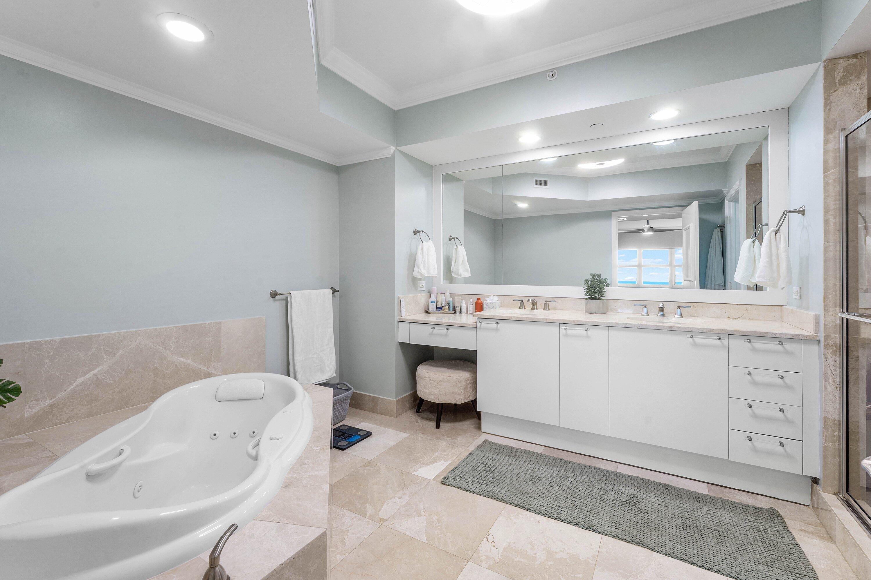 2640 Lake Shore Drive 1210 Property Photo 20