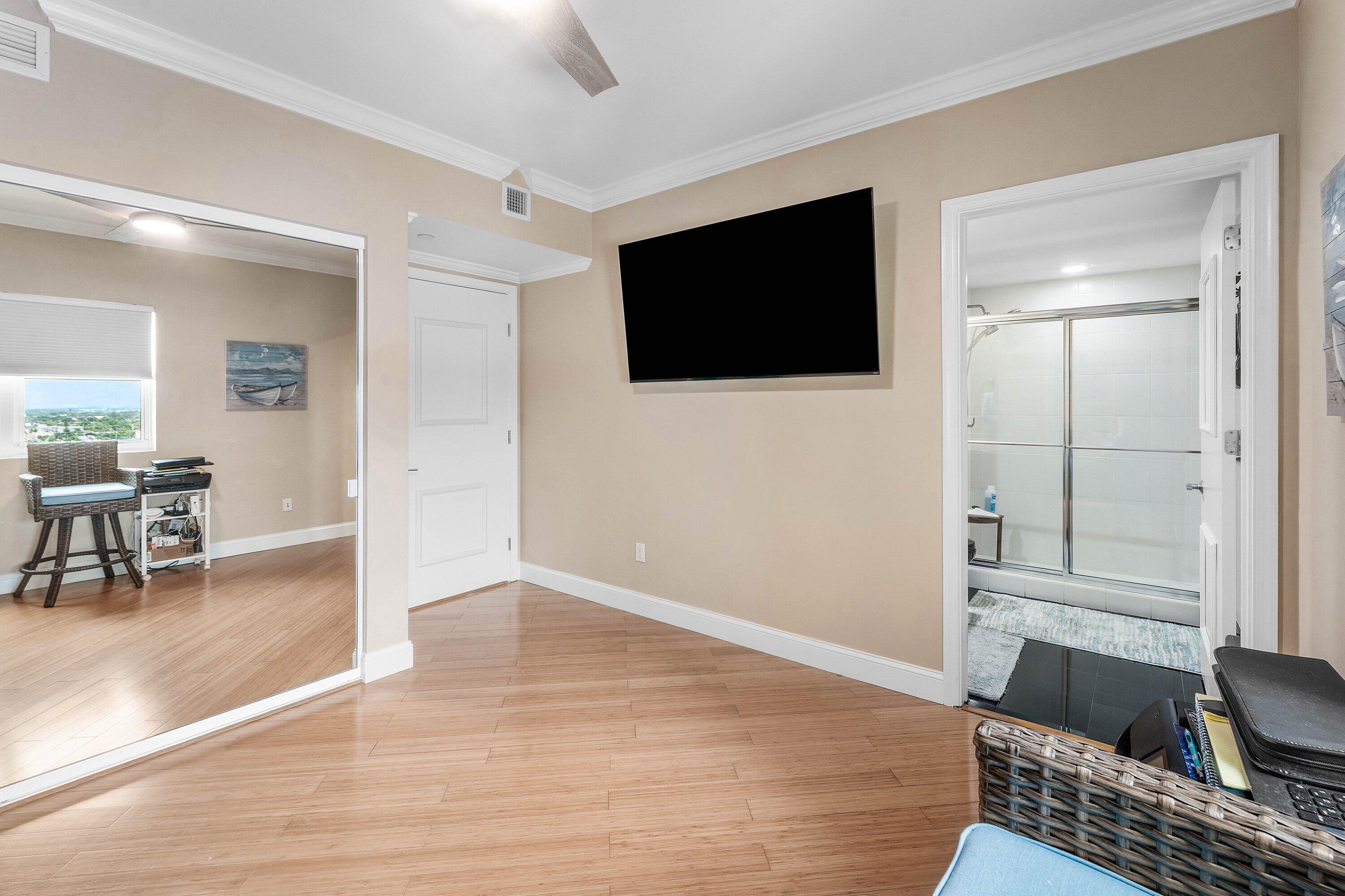 2640 Lake Shore Drive 1210 Property Photo 24