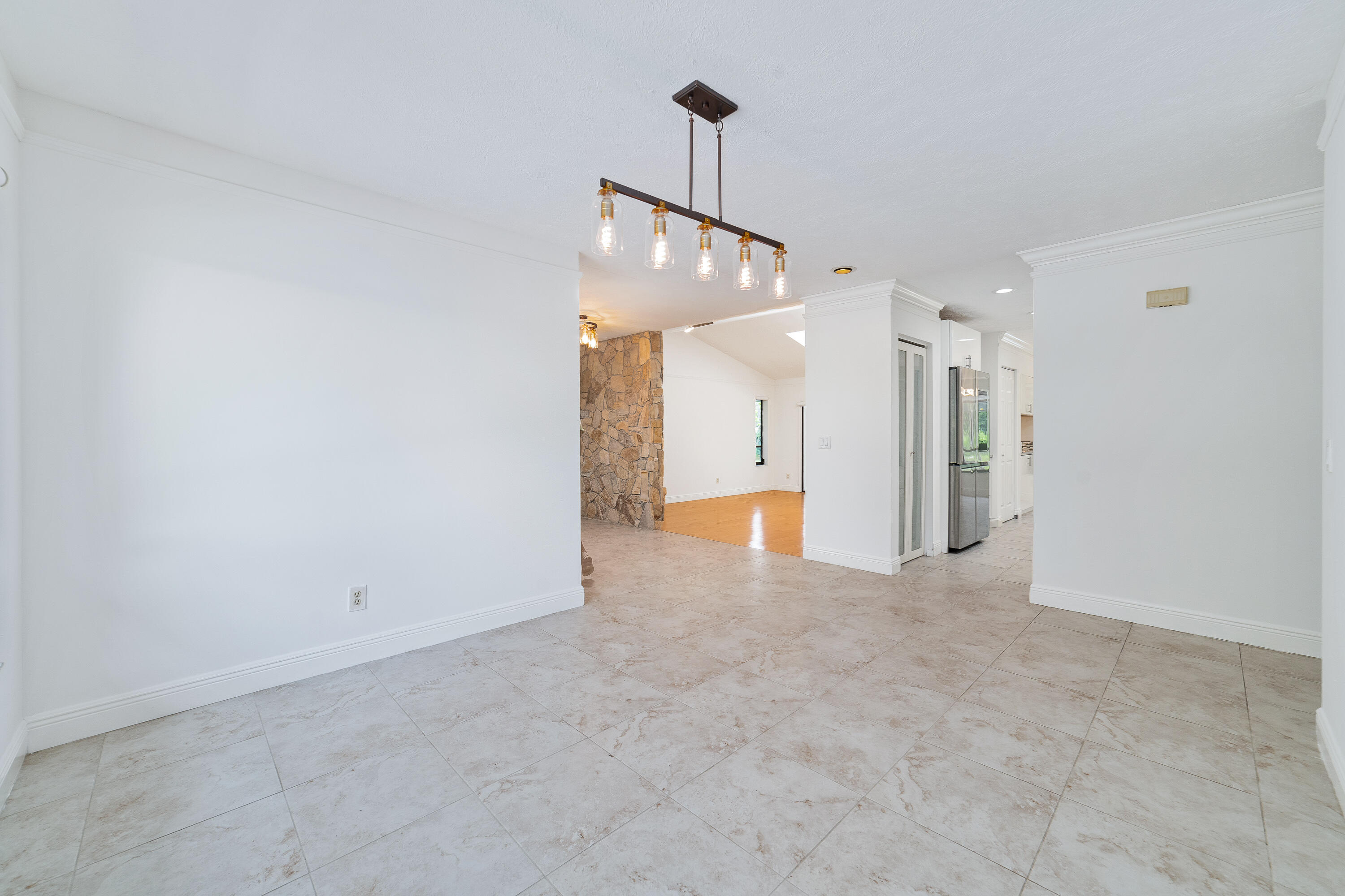 2122 Sw Racquet Club Drive Property Photo 6