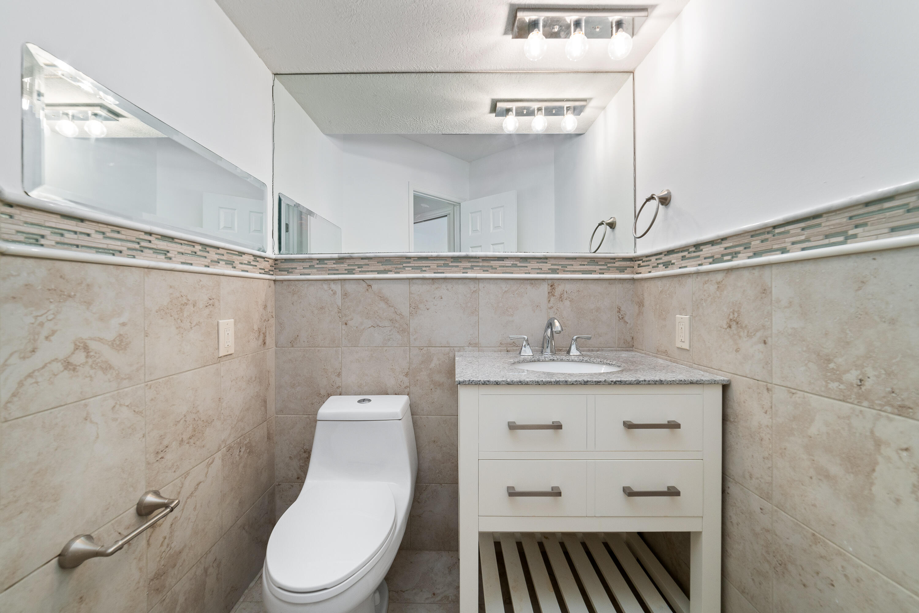 2122 Sw Racquet Club Drive Property Photo 15