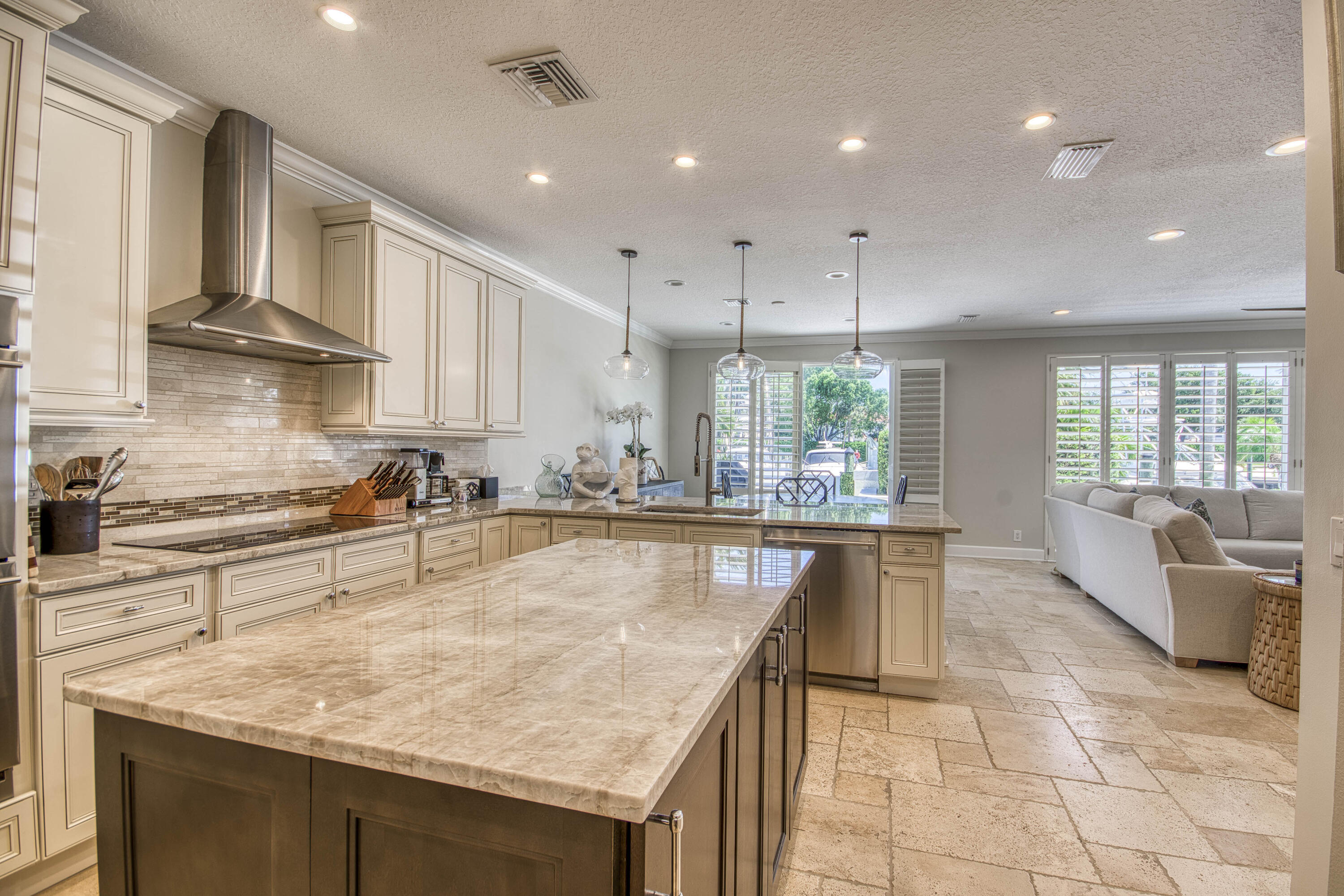 2245 Monet Road Property Photo 4