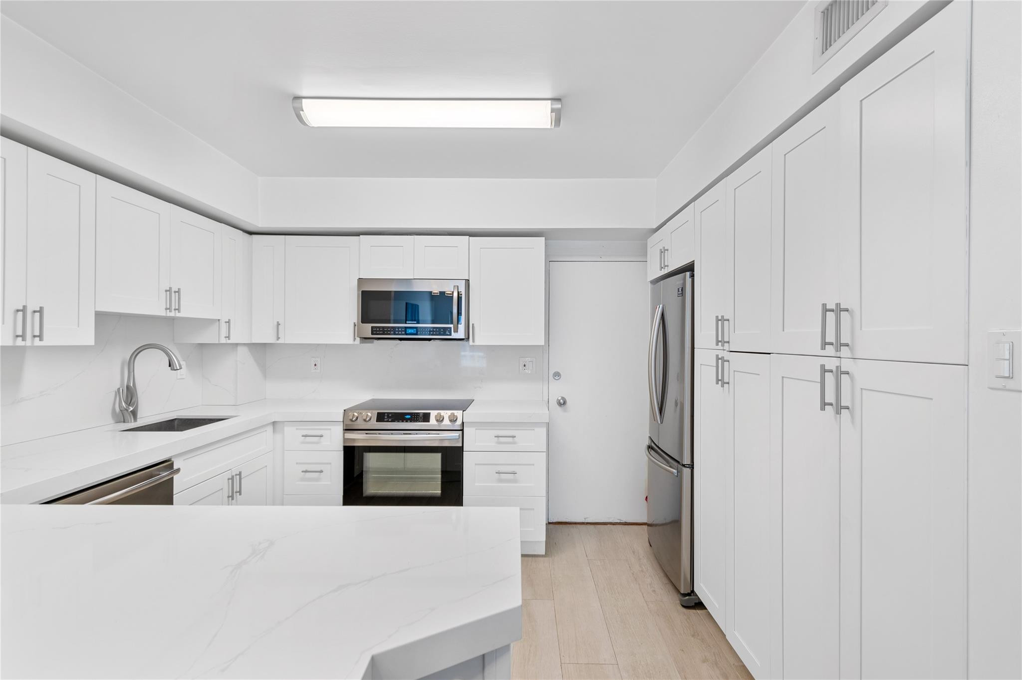 3850 Galt Ocean Drive 1504 Property Photo 14