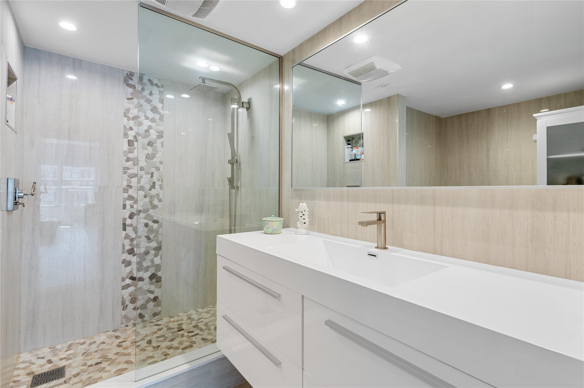 3850 Galt Ocean Drive 1504 Property Photo 23