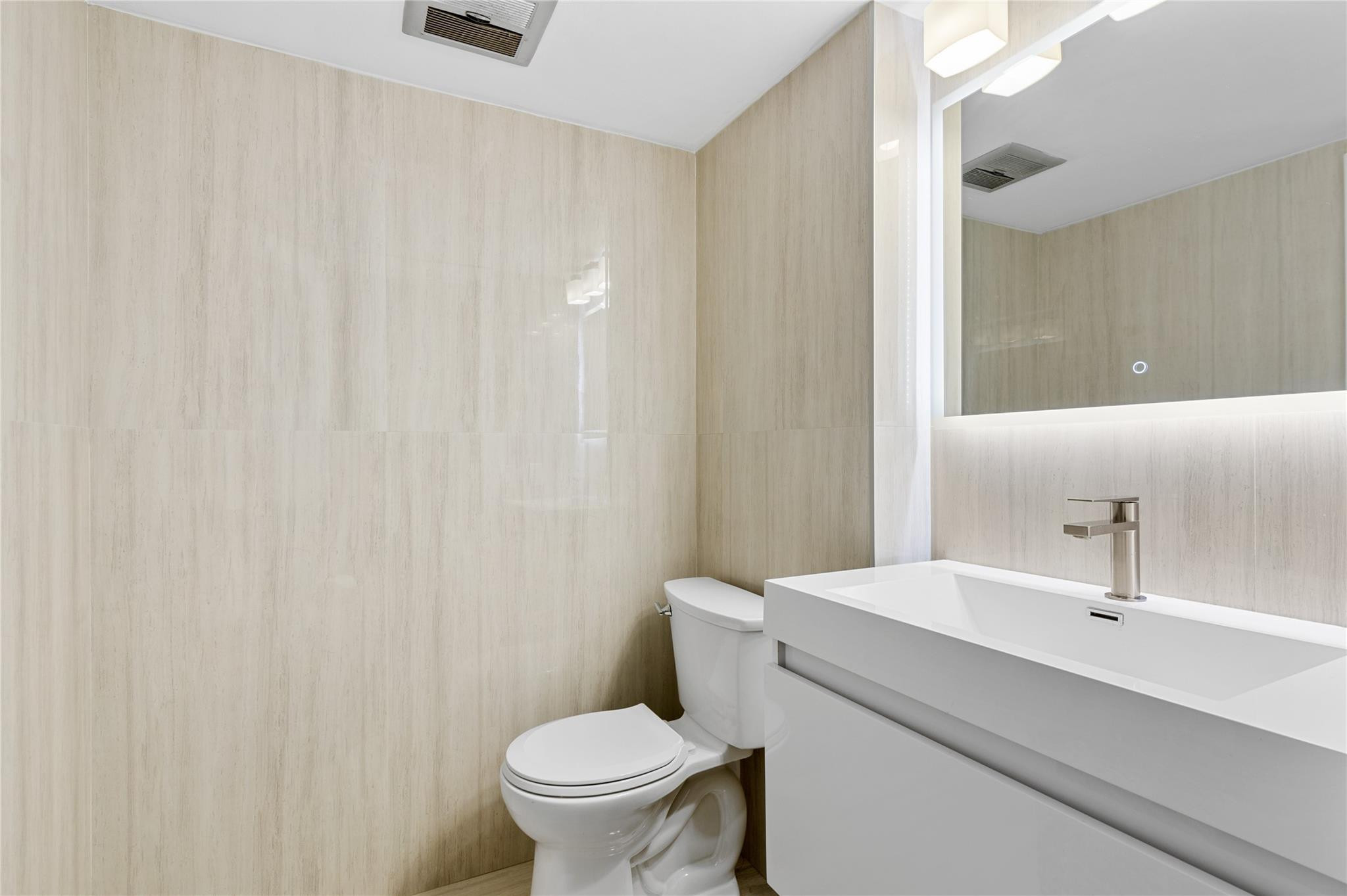 3850 Galt Ocean Drive 1504 Property Photo 24