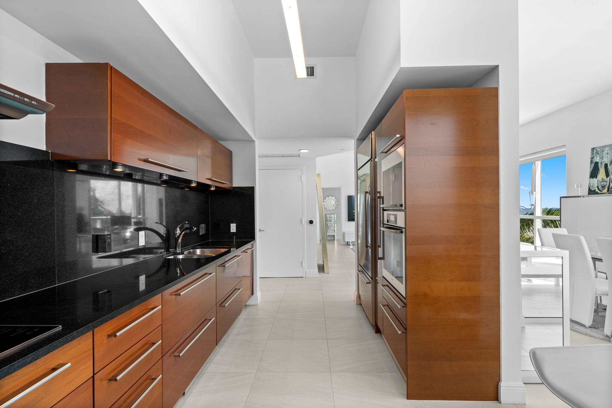 101 S Fort Lauderdale Beach Boulevard 607 Property Photo 10