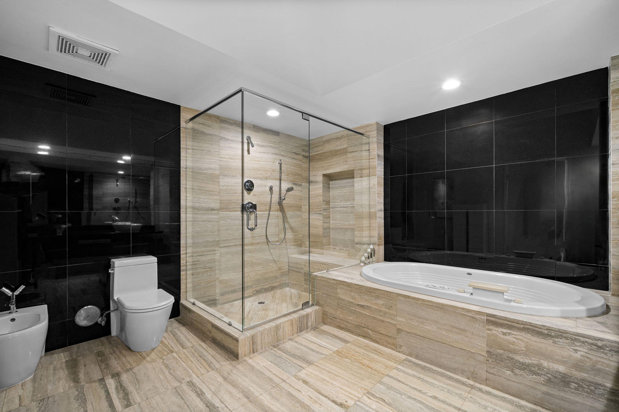 101 S Fort Lauderdale Beach Boulevard 607 Property Photo 18
