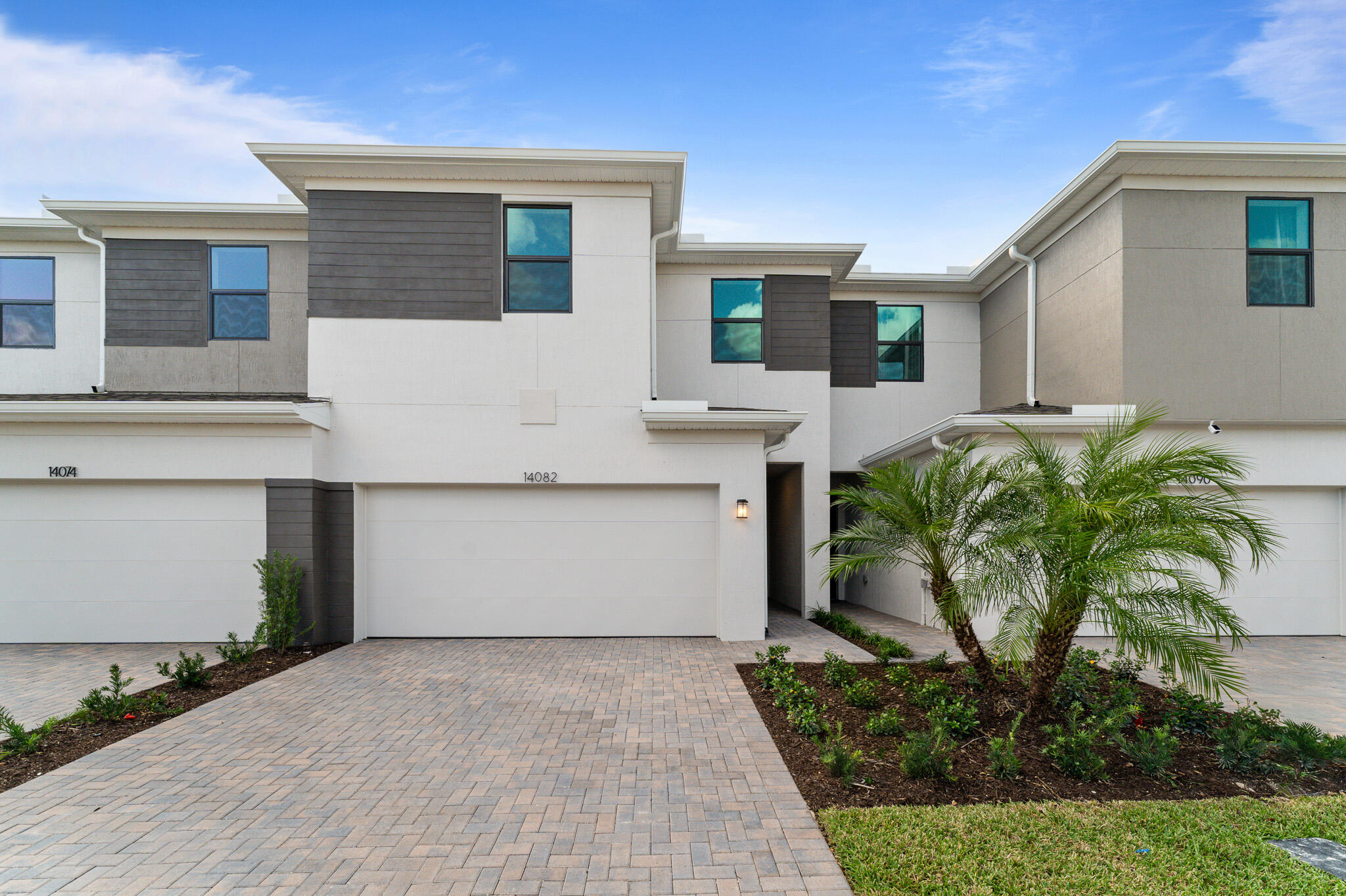 9894 Sw Torquay Drive Property Photo 1