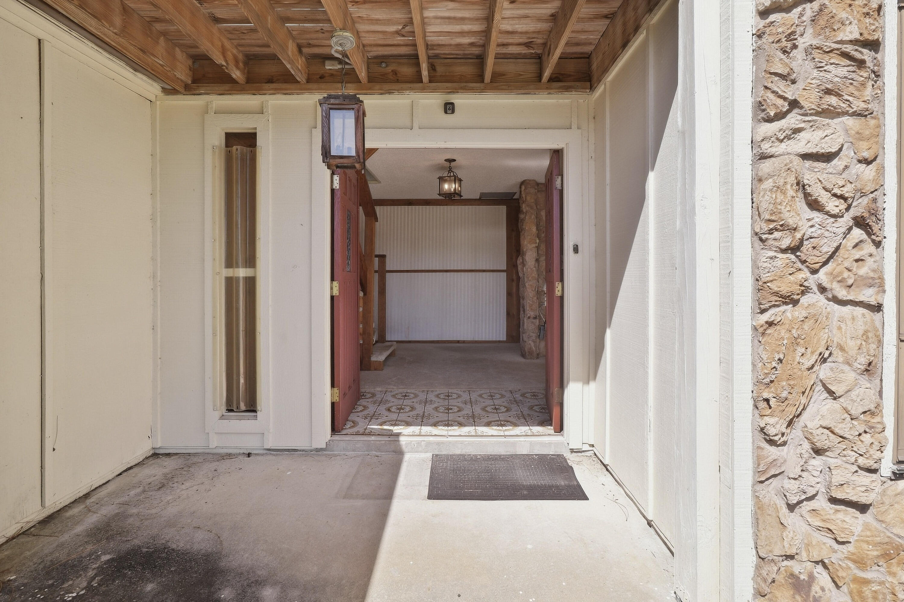 596 Greenwood Drive Property Photo 2