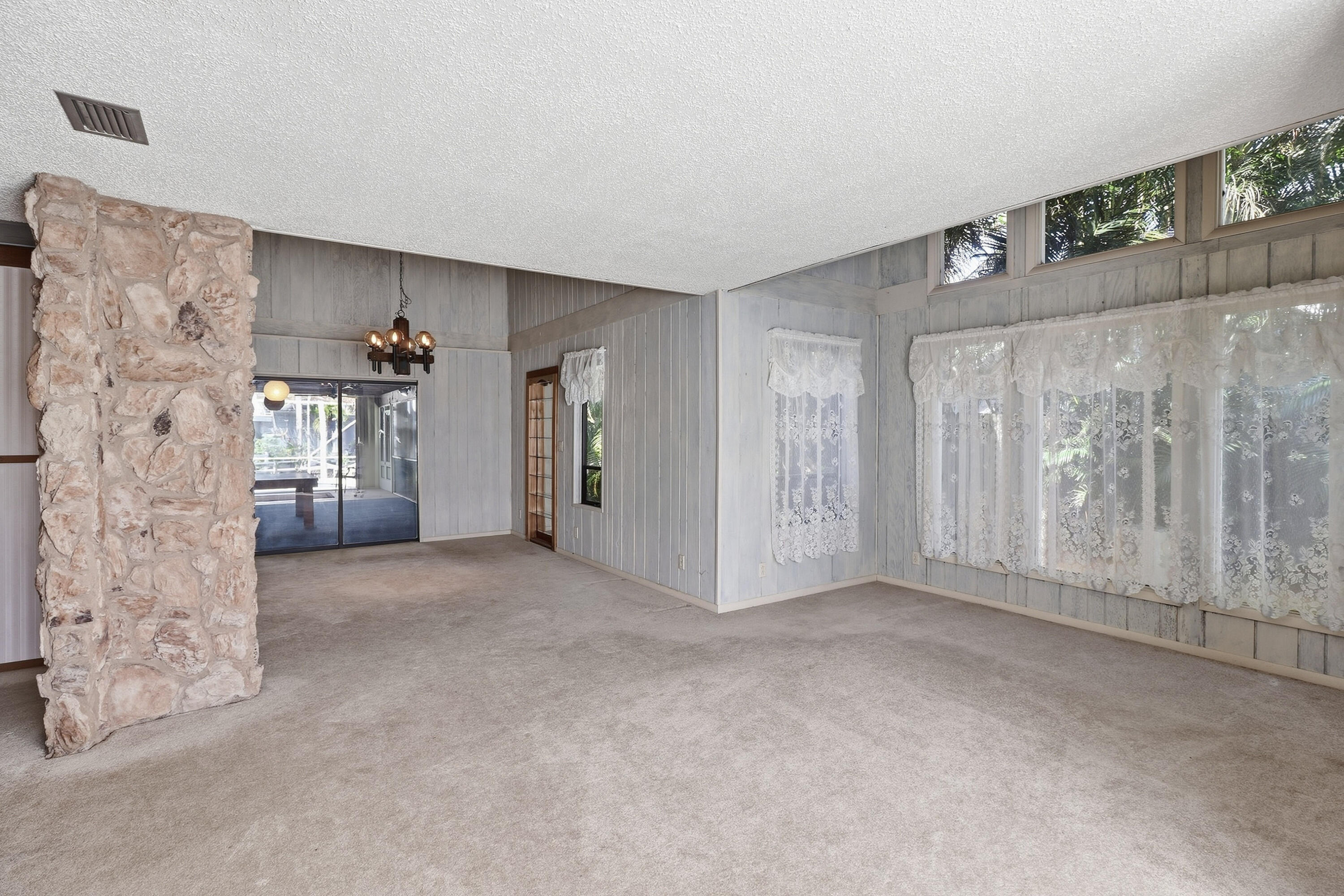 596 Greenwood Drive Property Photo 4