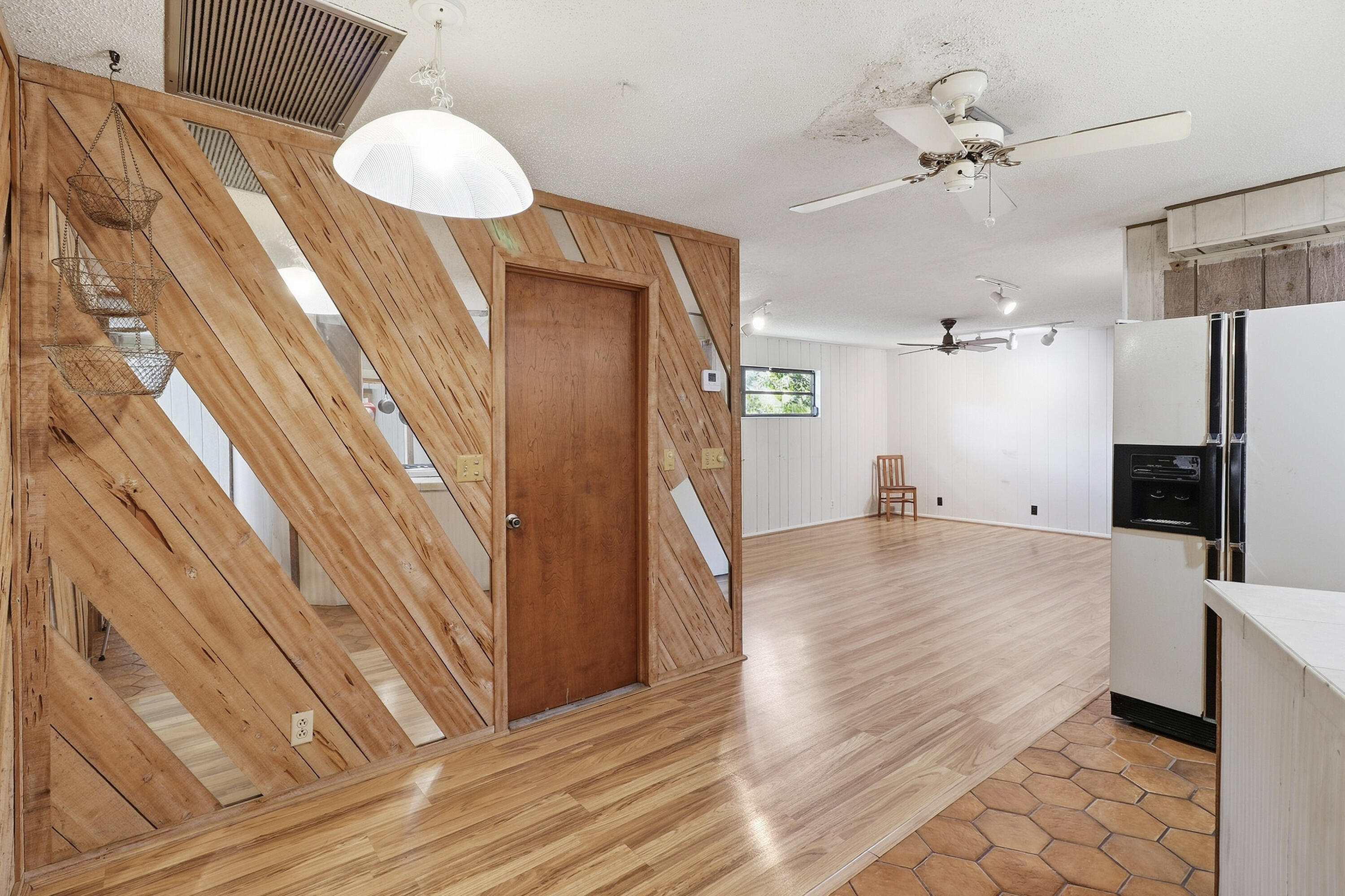596 Greenwood Drive Property Photo 8