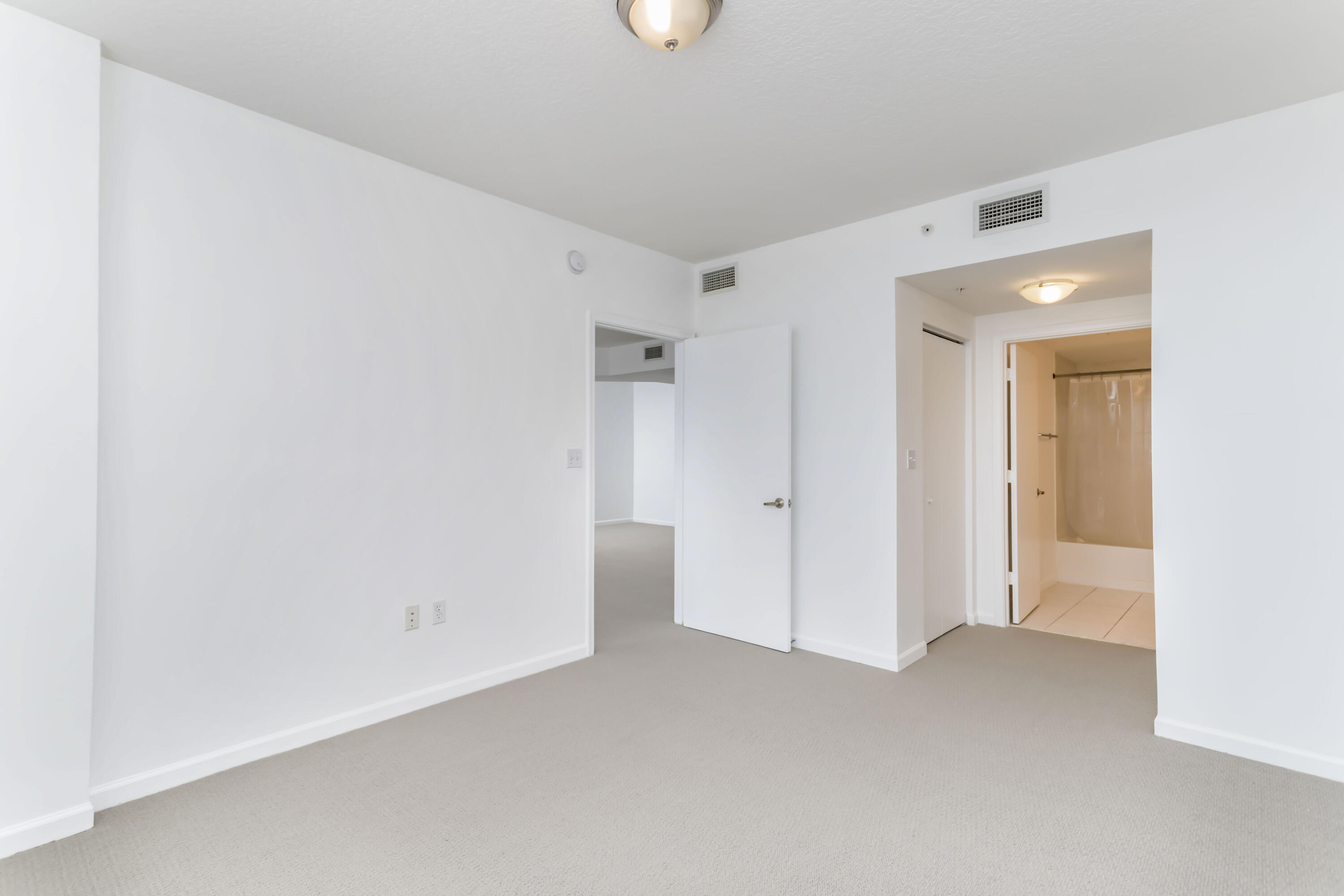 18800 Ne 29 Avenue 923 Property Photo 13