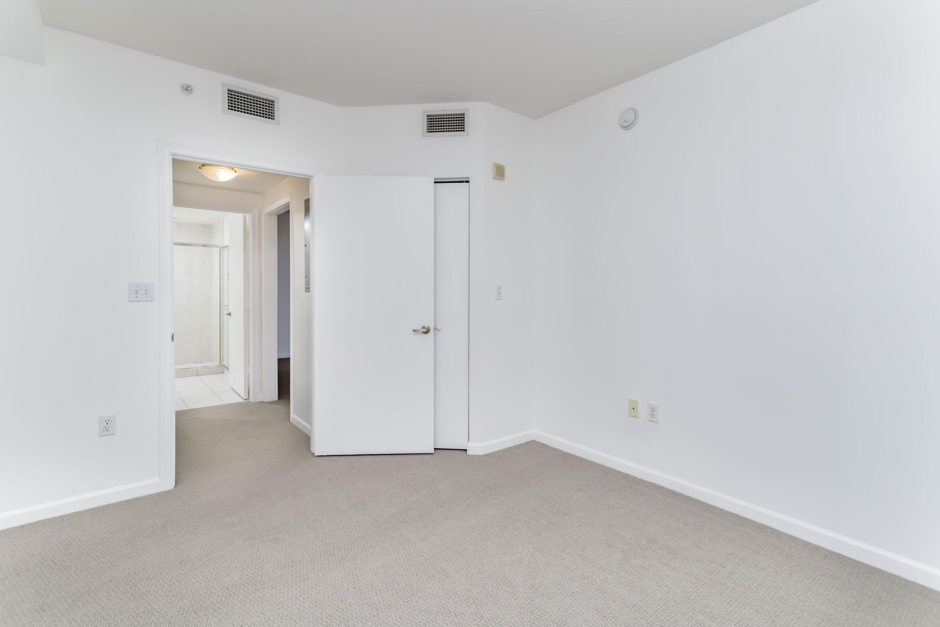 18800 Ne 29 Avenue 923 Property Photo 17