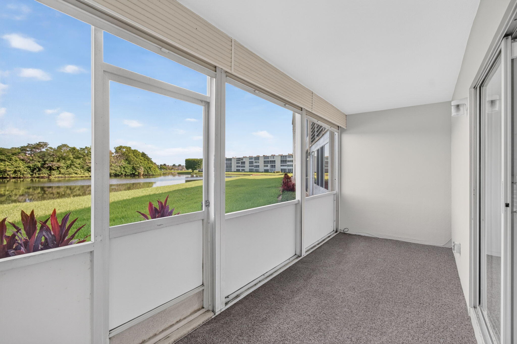 1055 AINSLIE D Drive Property Photo 1