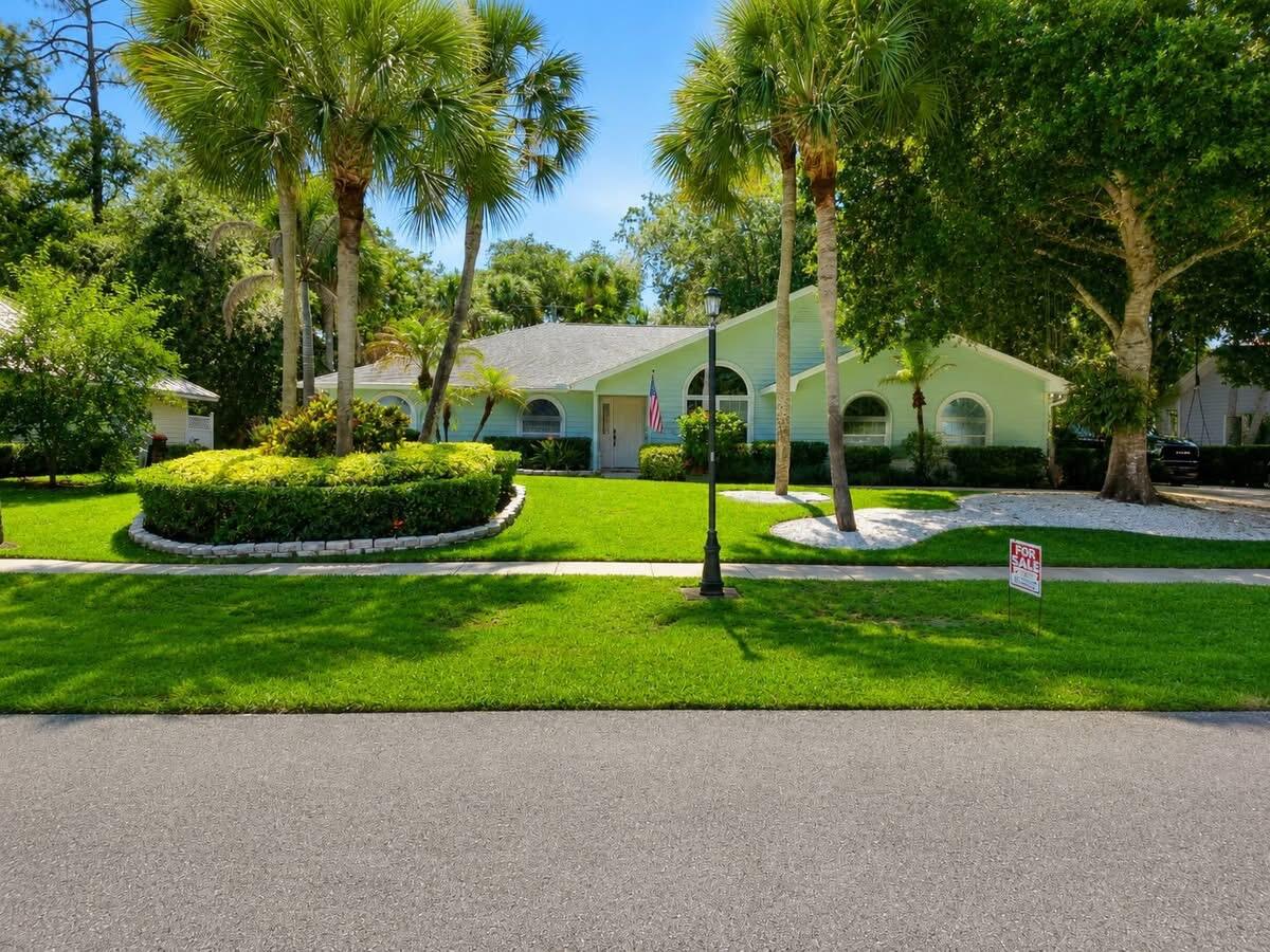 129 38TH Court Property Photo 1