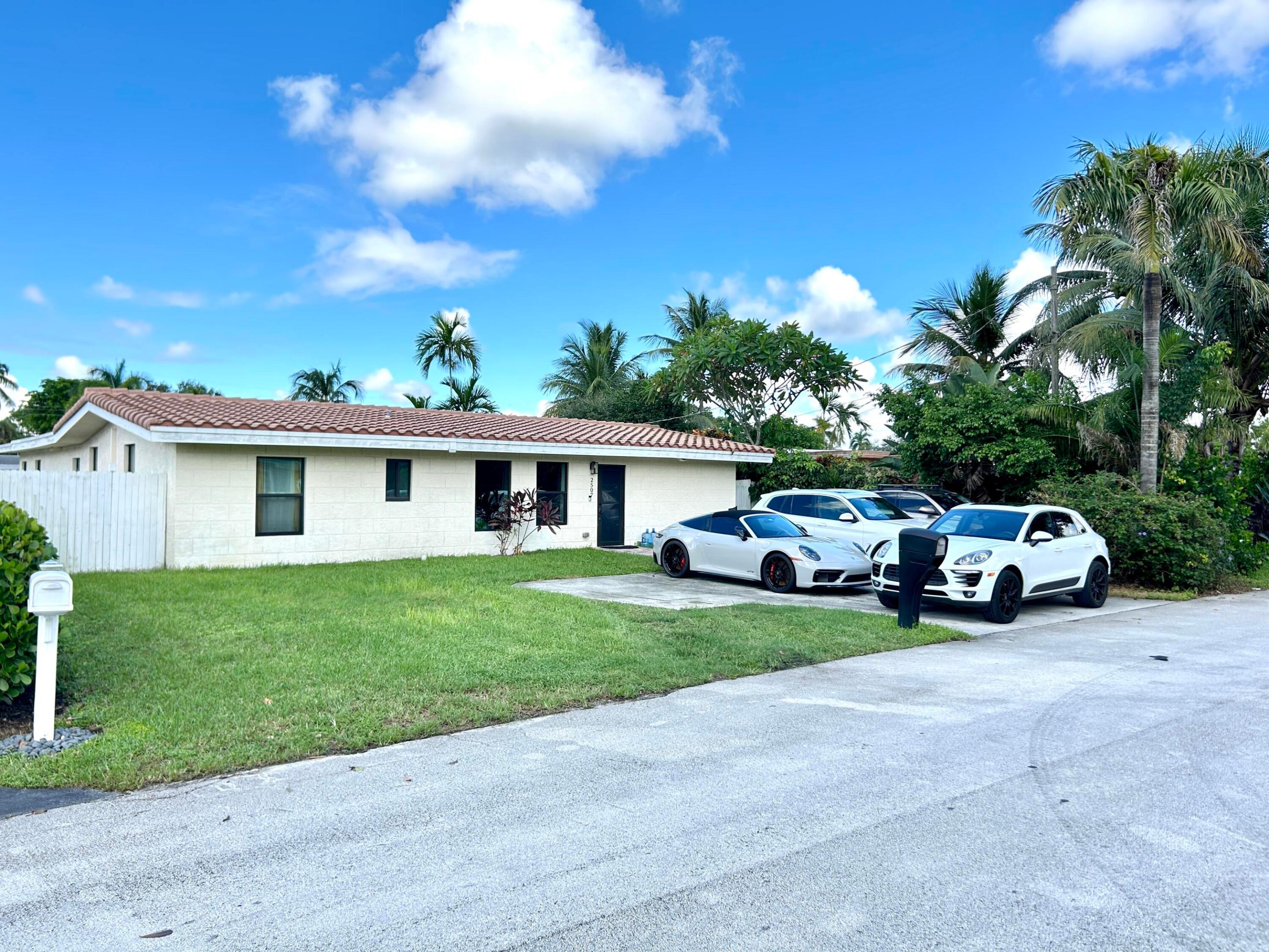 2507 Bimini Lane Property Photo 3