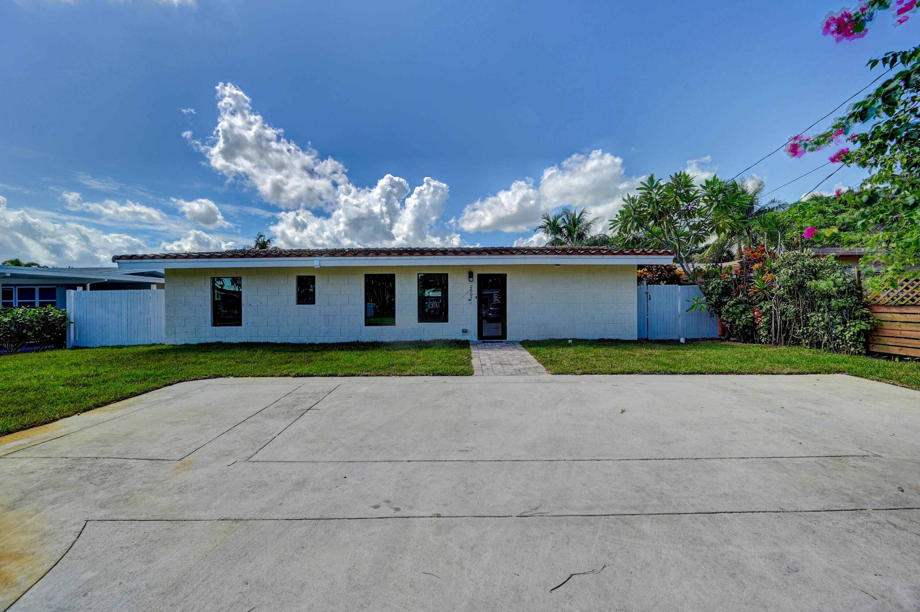 2507 Bimini Lane Property Photo 3