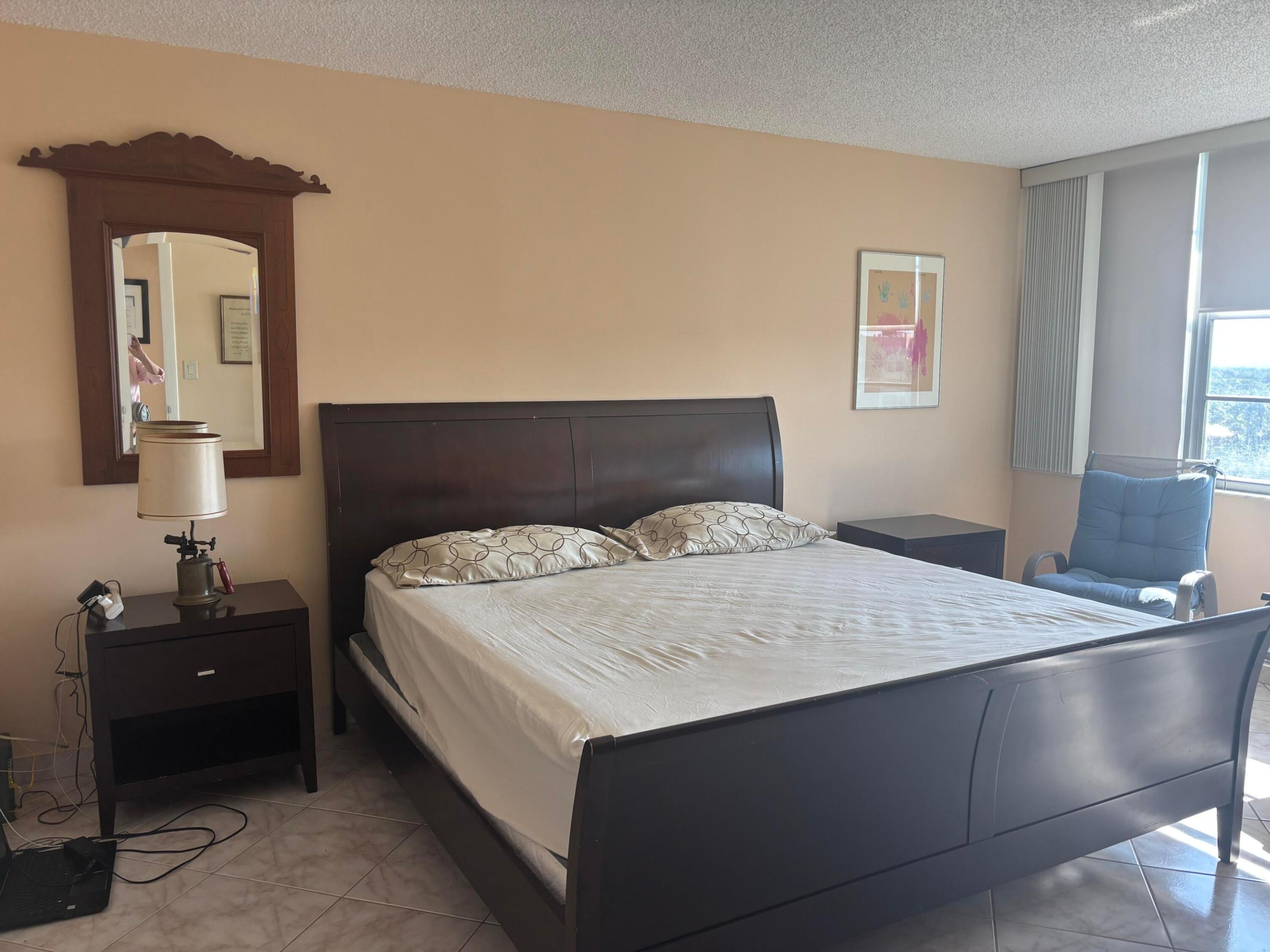 1300 Saint Charles Place Ph11 Property Photo 9