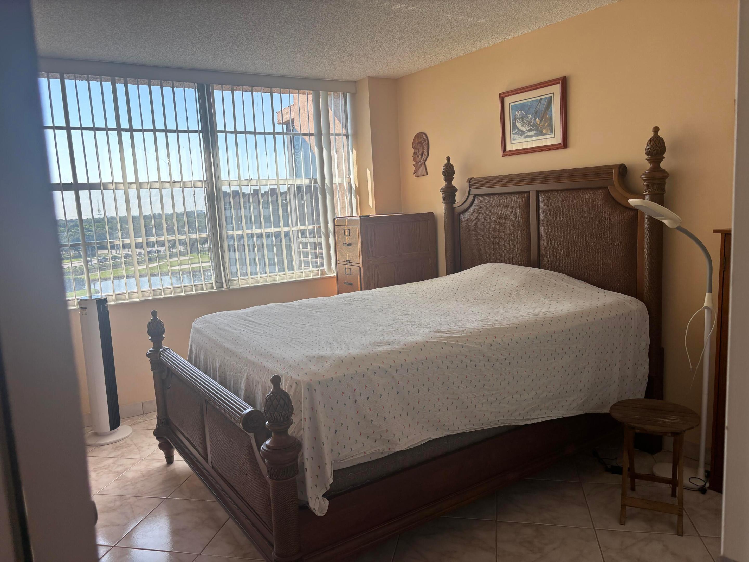 1300 Saint Charles Place Ph11 Property Photo 10