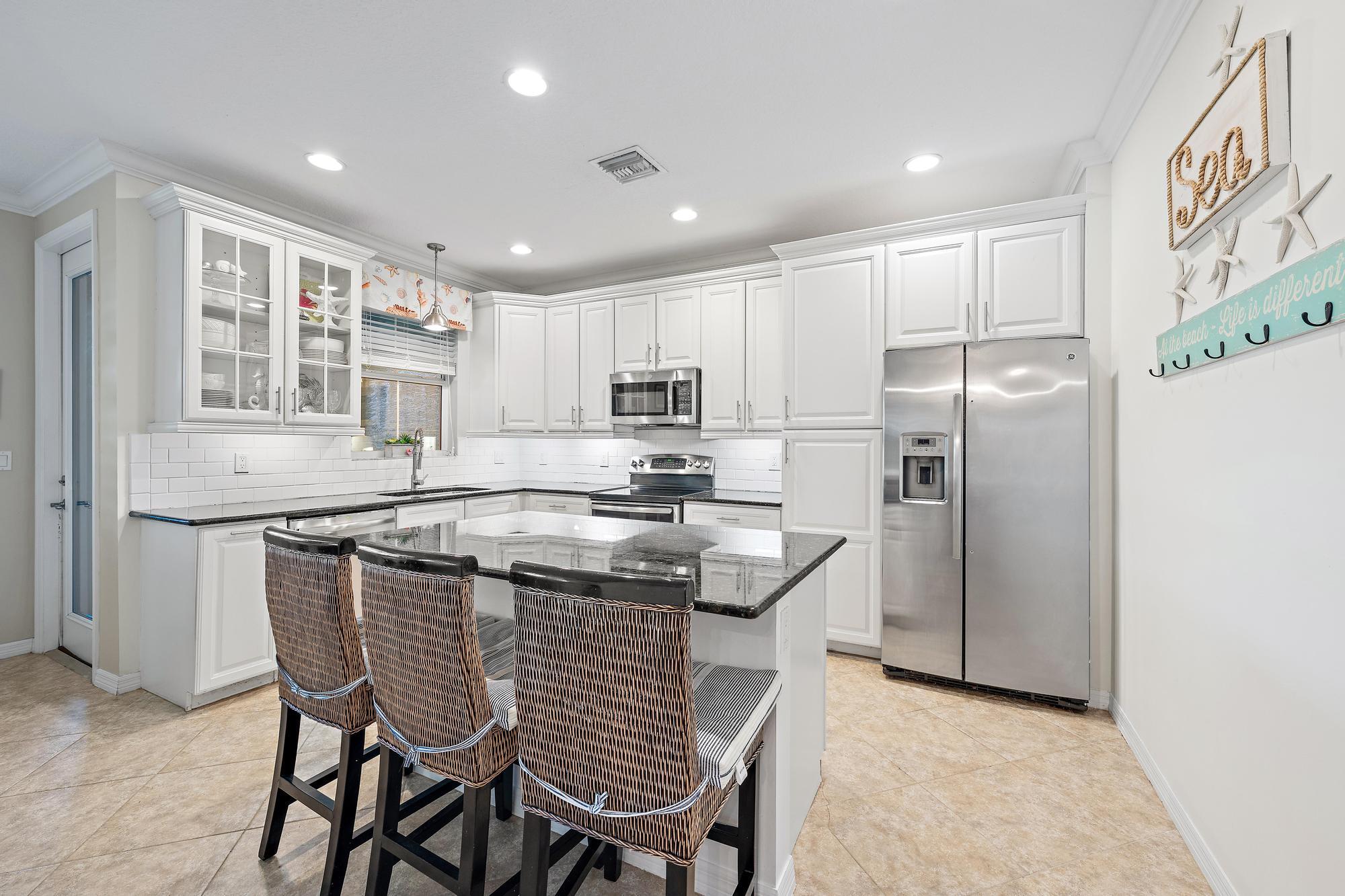 4673 Mediterranean Circle Property Photo 7