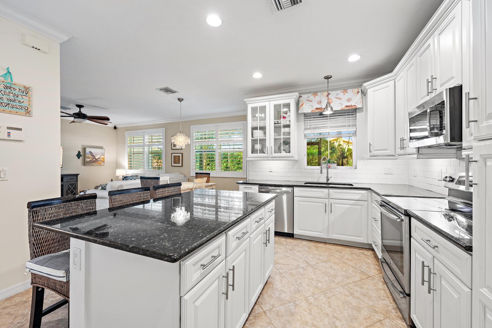 4673 Mediterranean Circle Property Photo 8