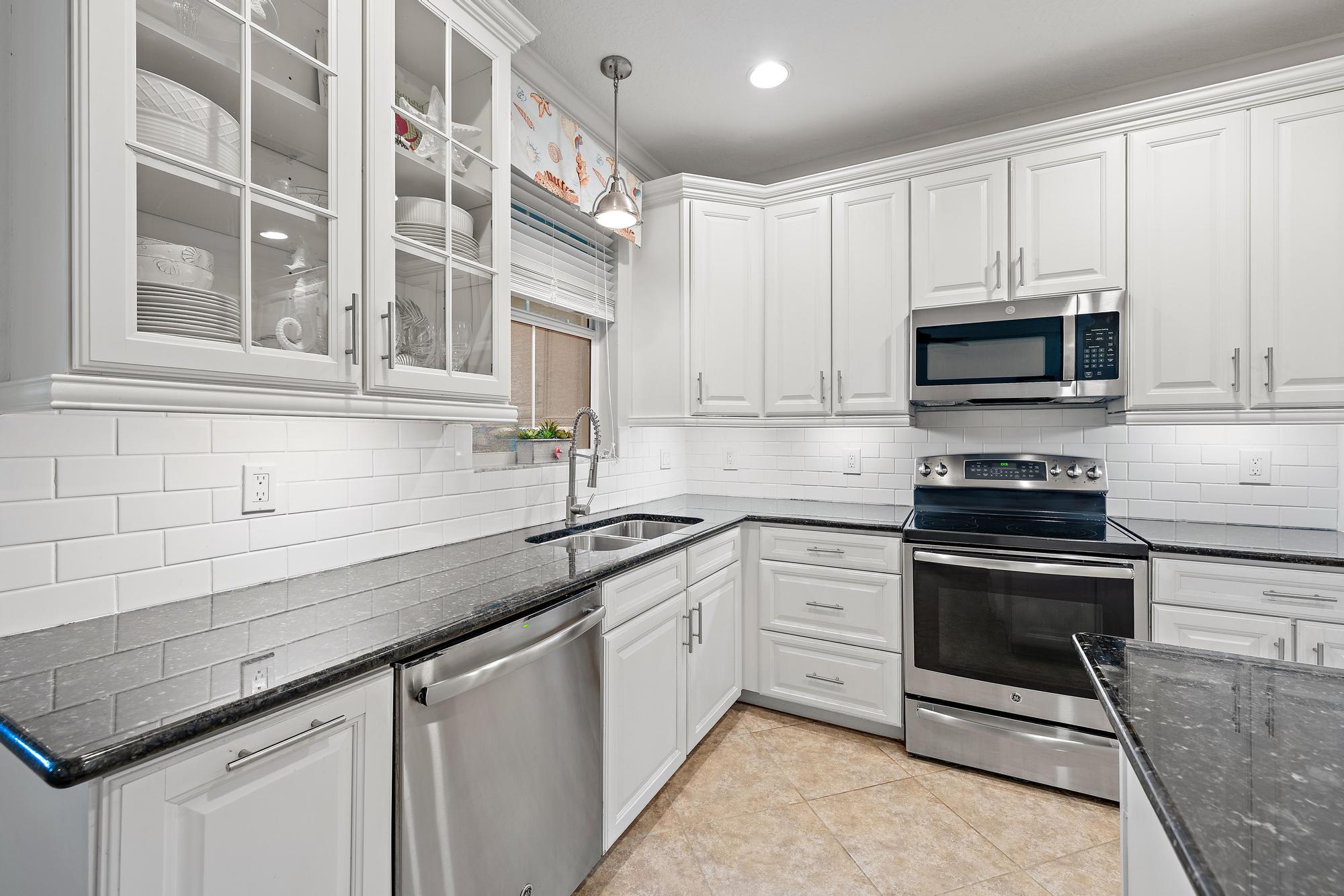 4673 Mediterranean Circle Property Photo 9