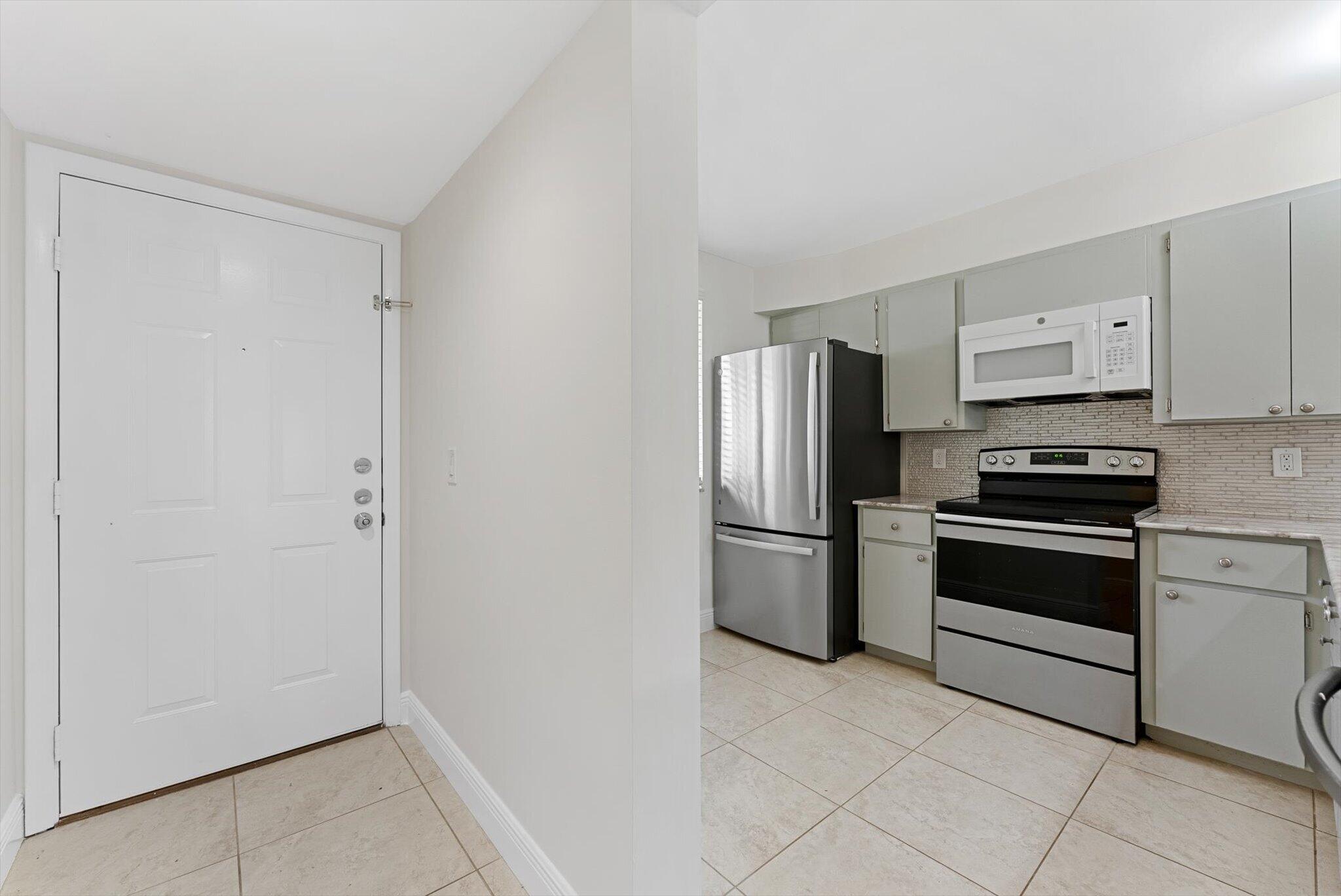 6205 Balboa Circle 102 Property Photo 3