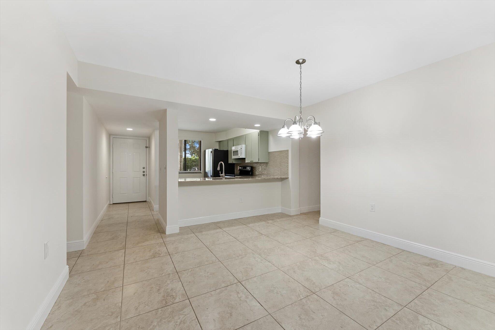 6205 Balboa Circle 102 Property Photo 8