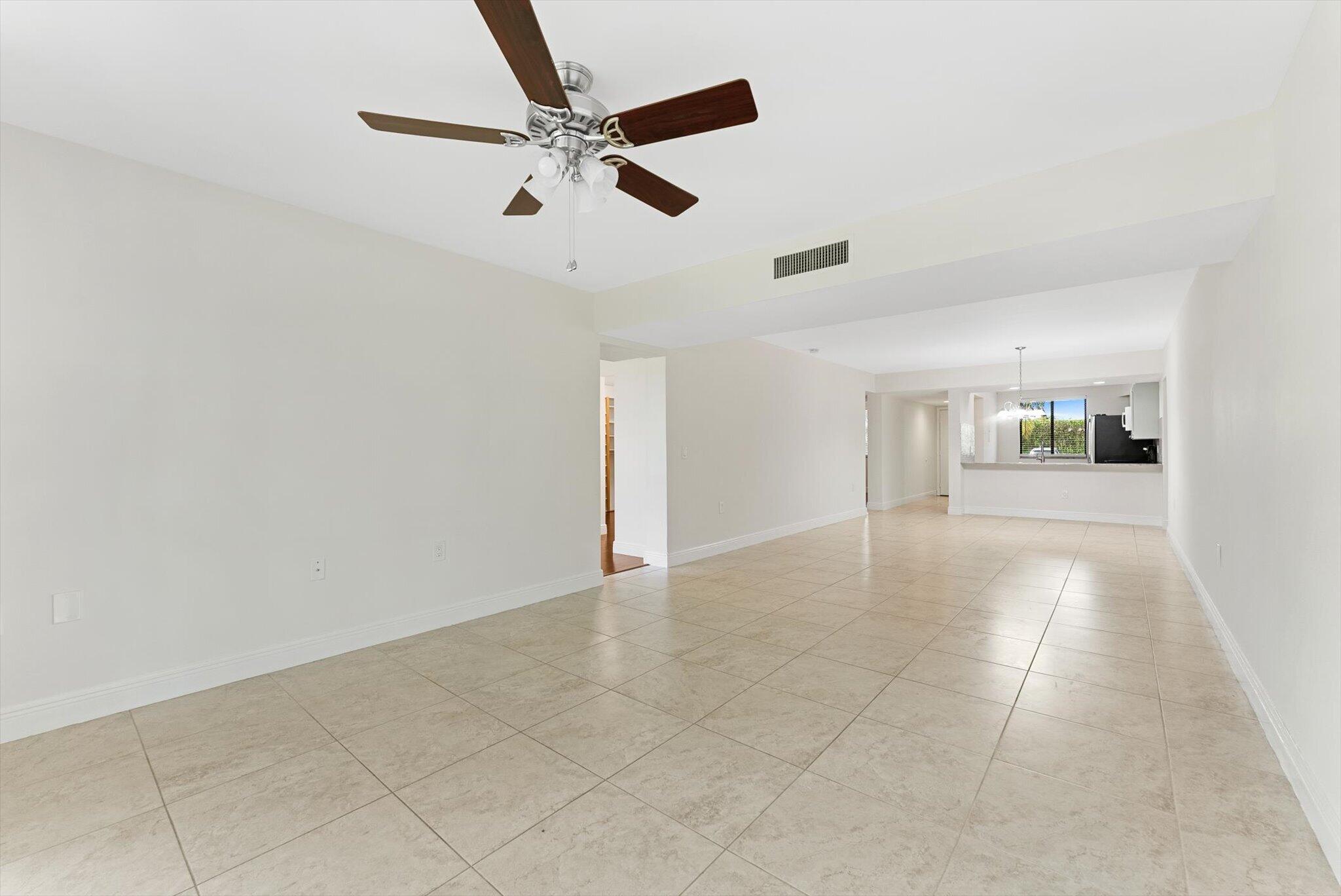 6205 Balboa Circle 102 Property Photo 11