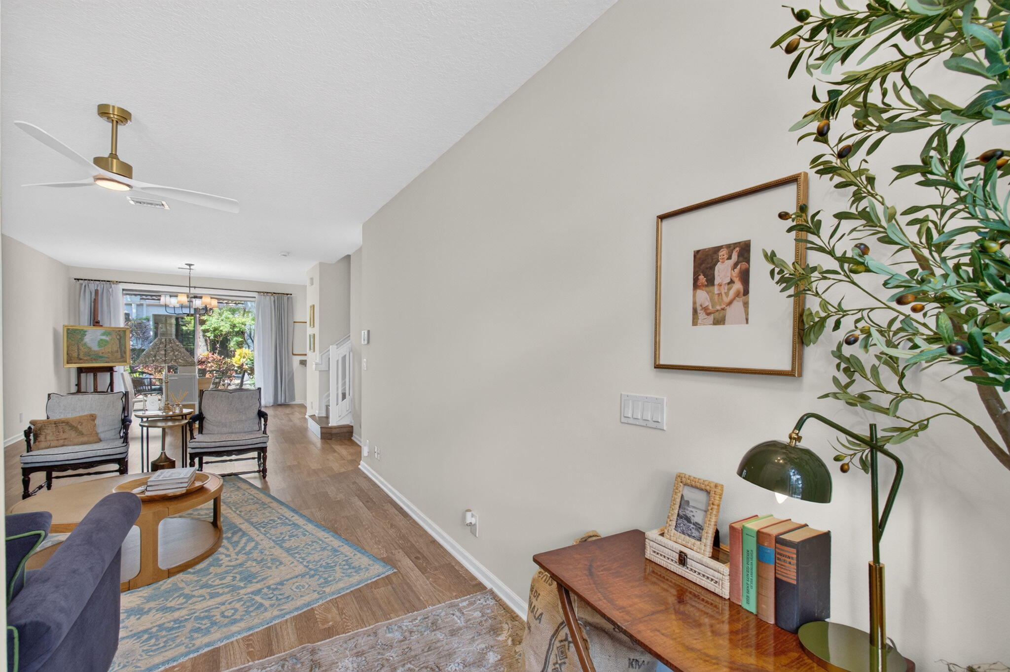 238 E Chrystie Circle Property Photo 6