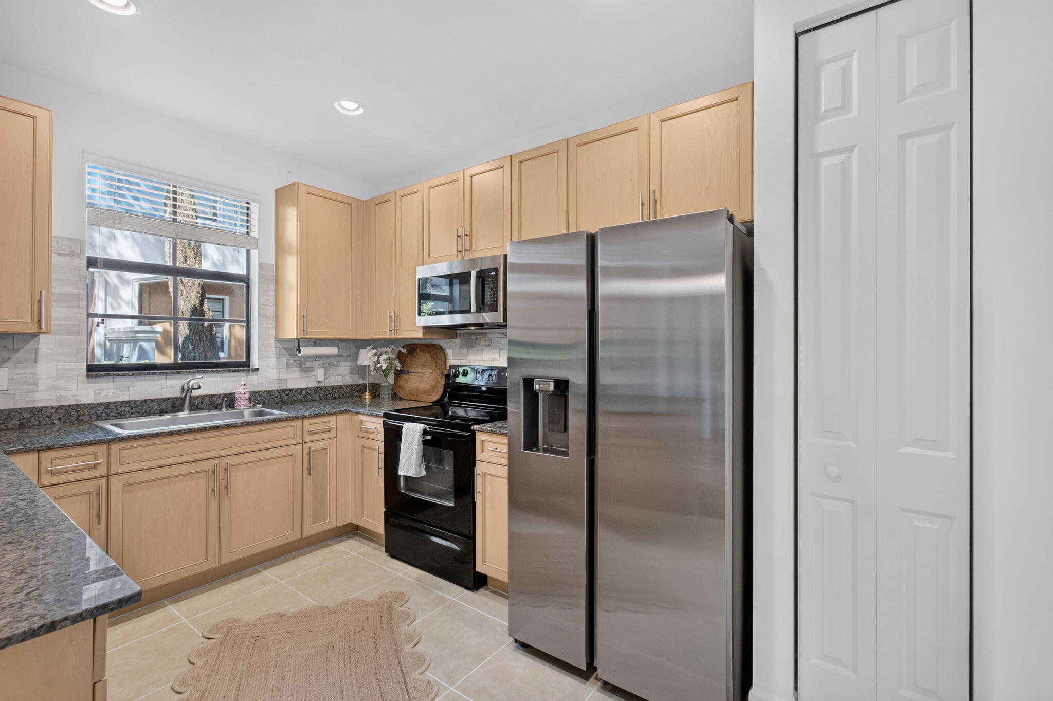 238 E Chrystie Circle Property Photo 18