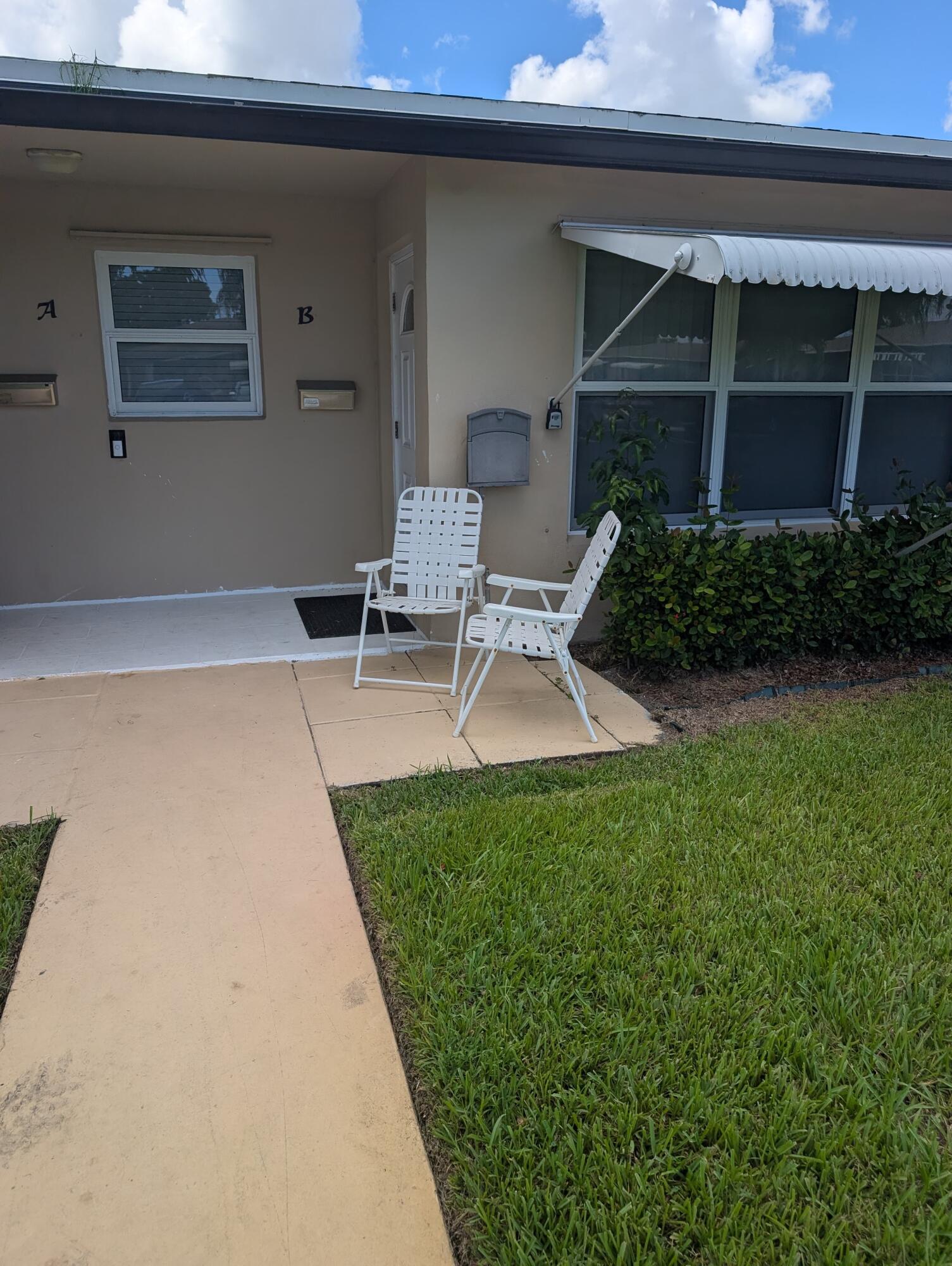 855 North Drive B Property Photo 2