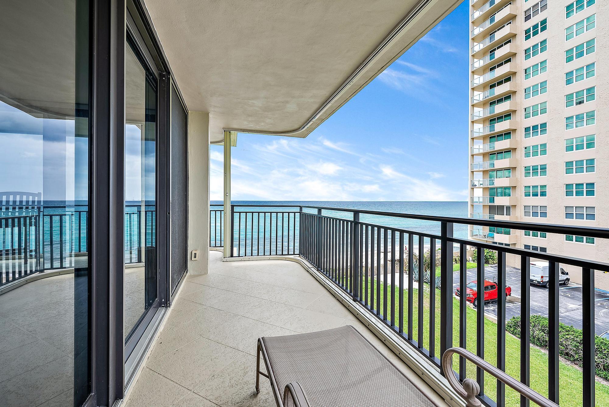 5460 N Ocean Drive 3b Property Photo 11