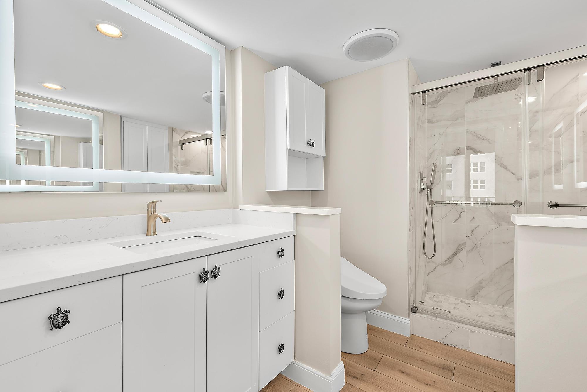 5460 N Ocean Drive 3b Property Photo 16
