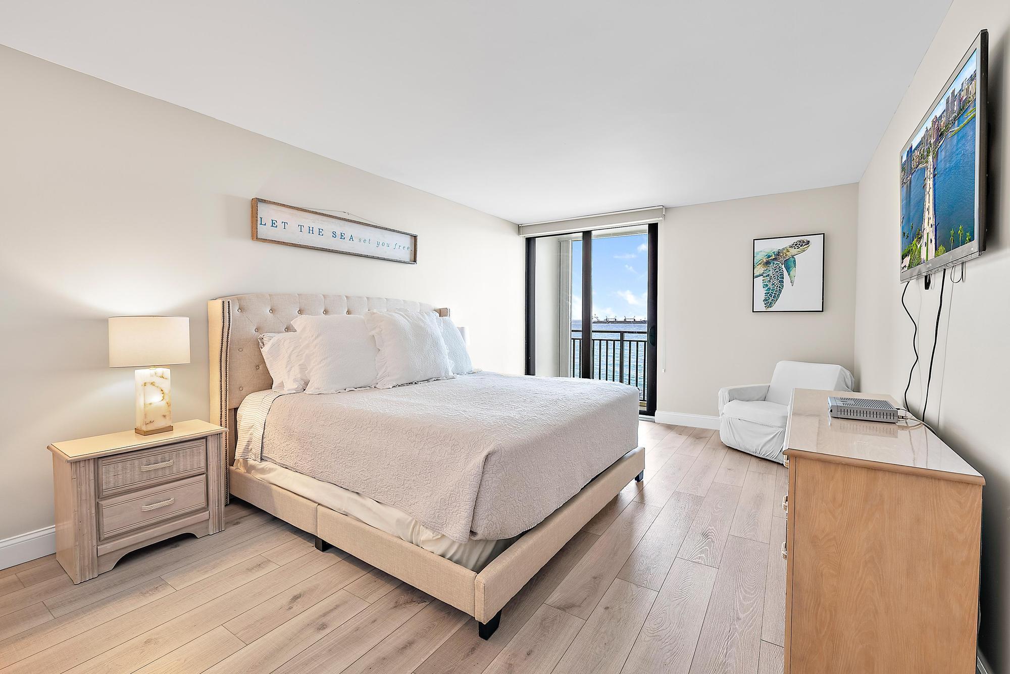 5460 N Ocean Drive 3b Property Photo 18