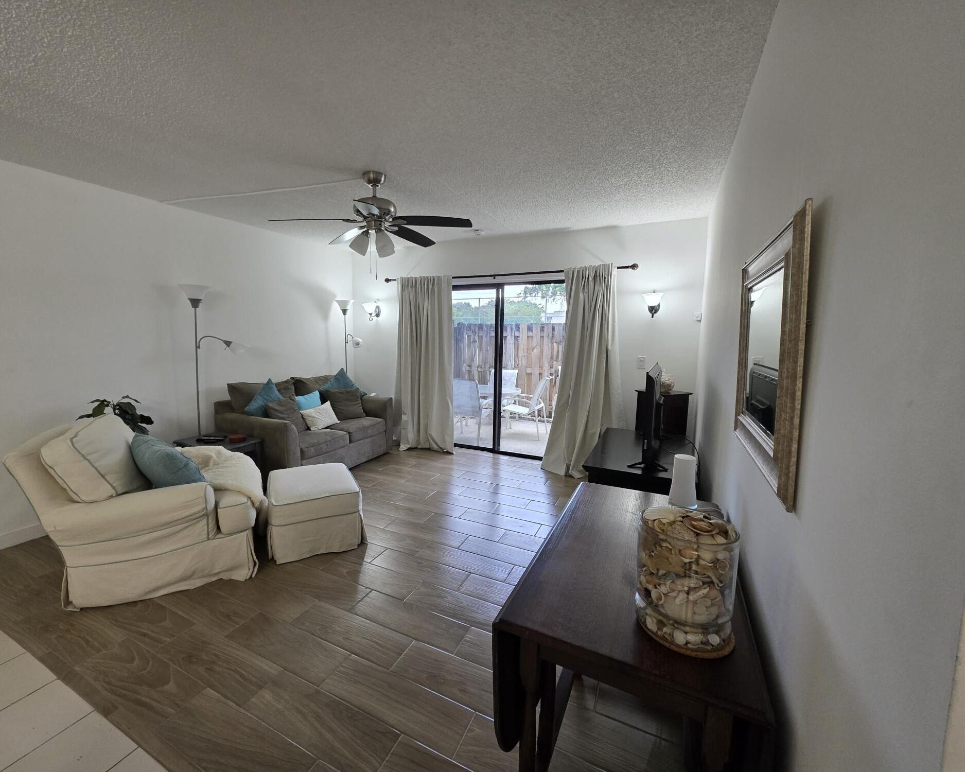 3402 Gardens E Drive 14a Property Photo 3