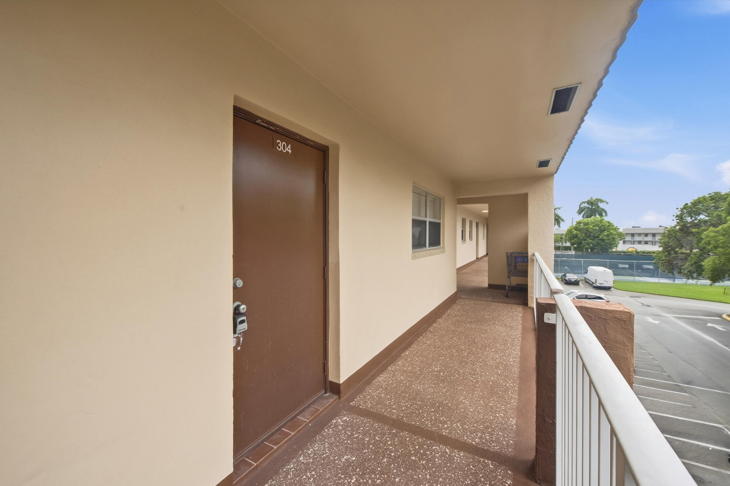 8841 Sunrise Lakes Boulevard 304 Property Photo 1