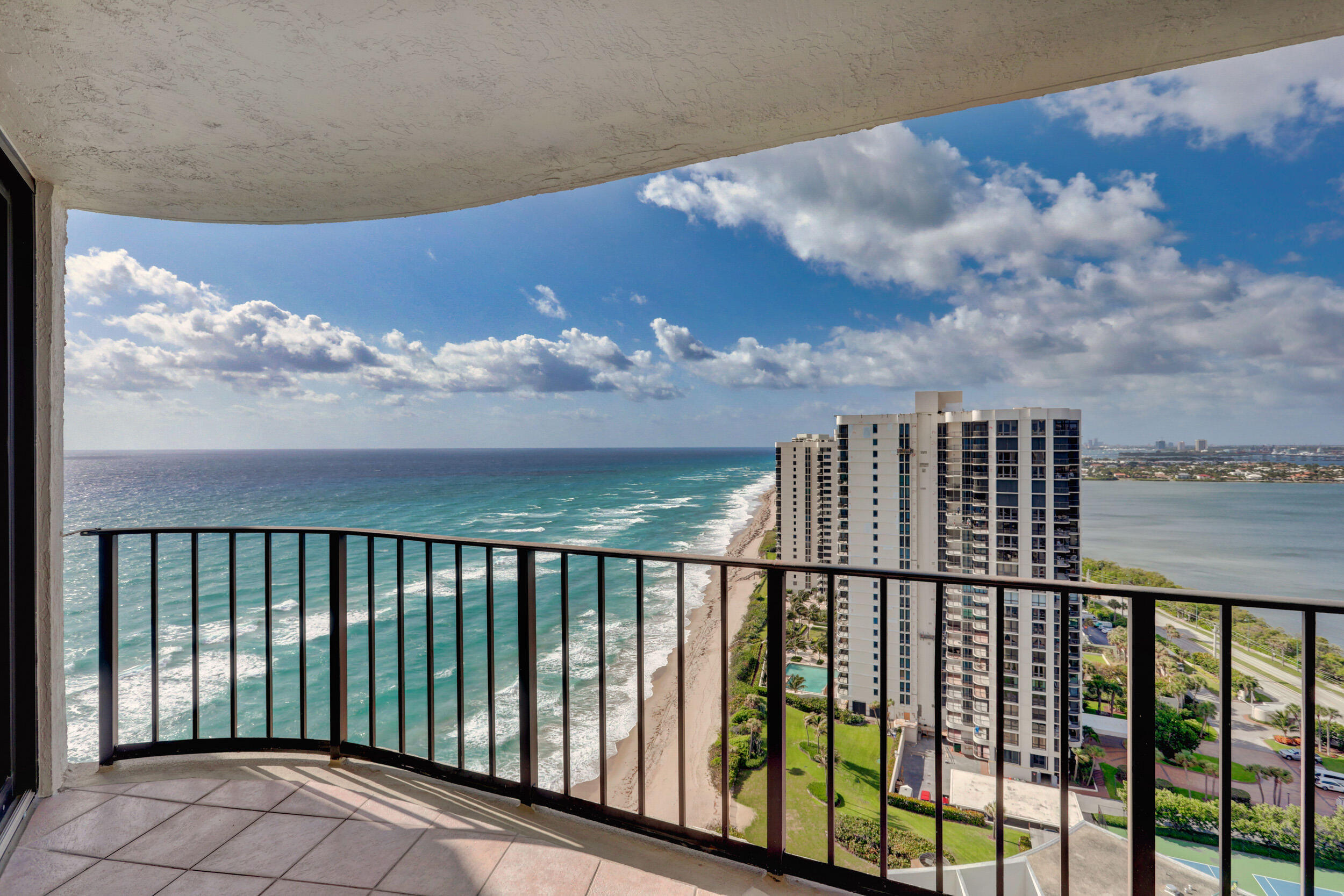 5420 N Ocean Drive 2404 Property Photo 2