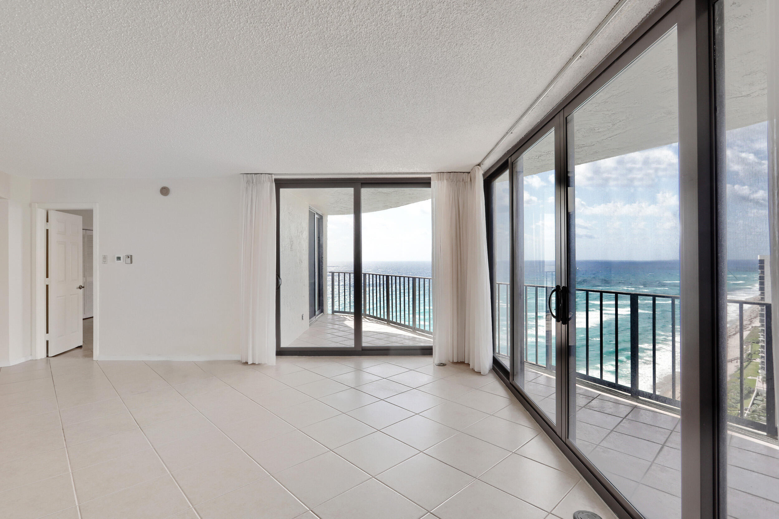5420 N Ocean Drive 2404 Property Photo 5